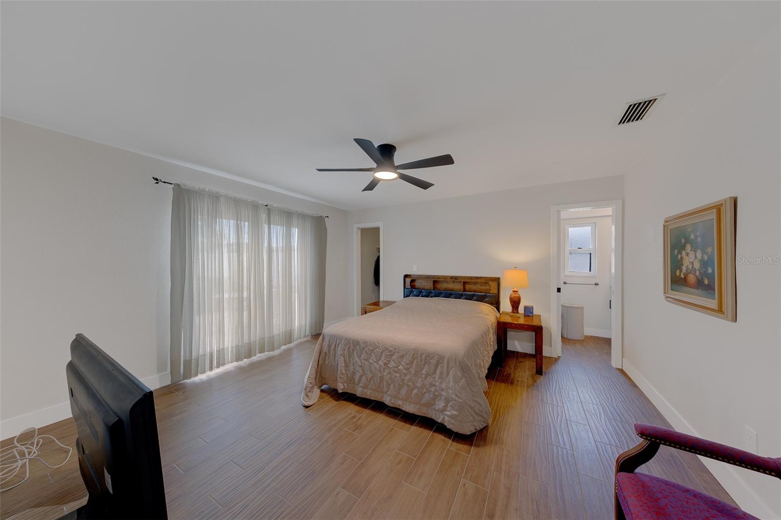 11602 Grove St Property Photo 23