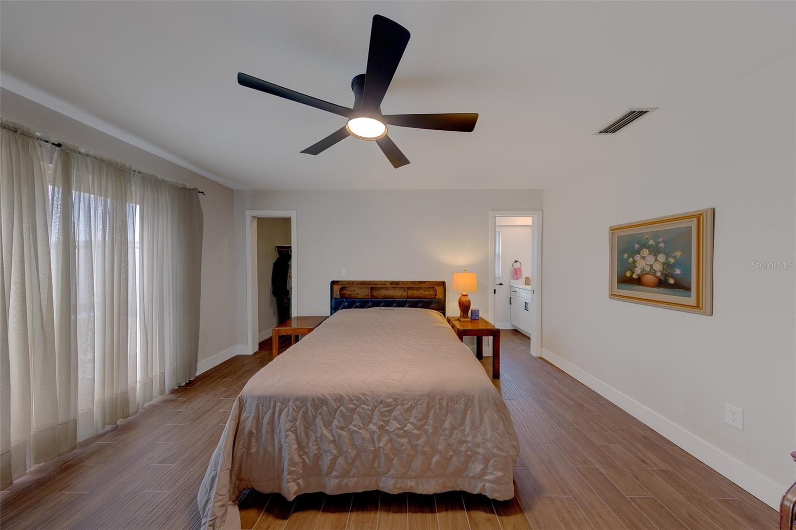 11602 Grove St Property Photo 24