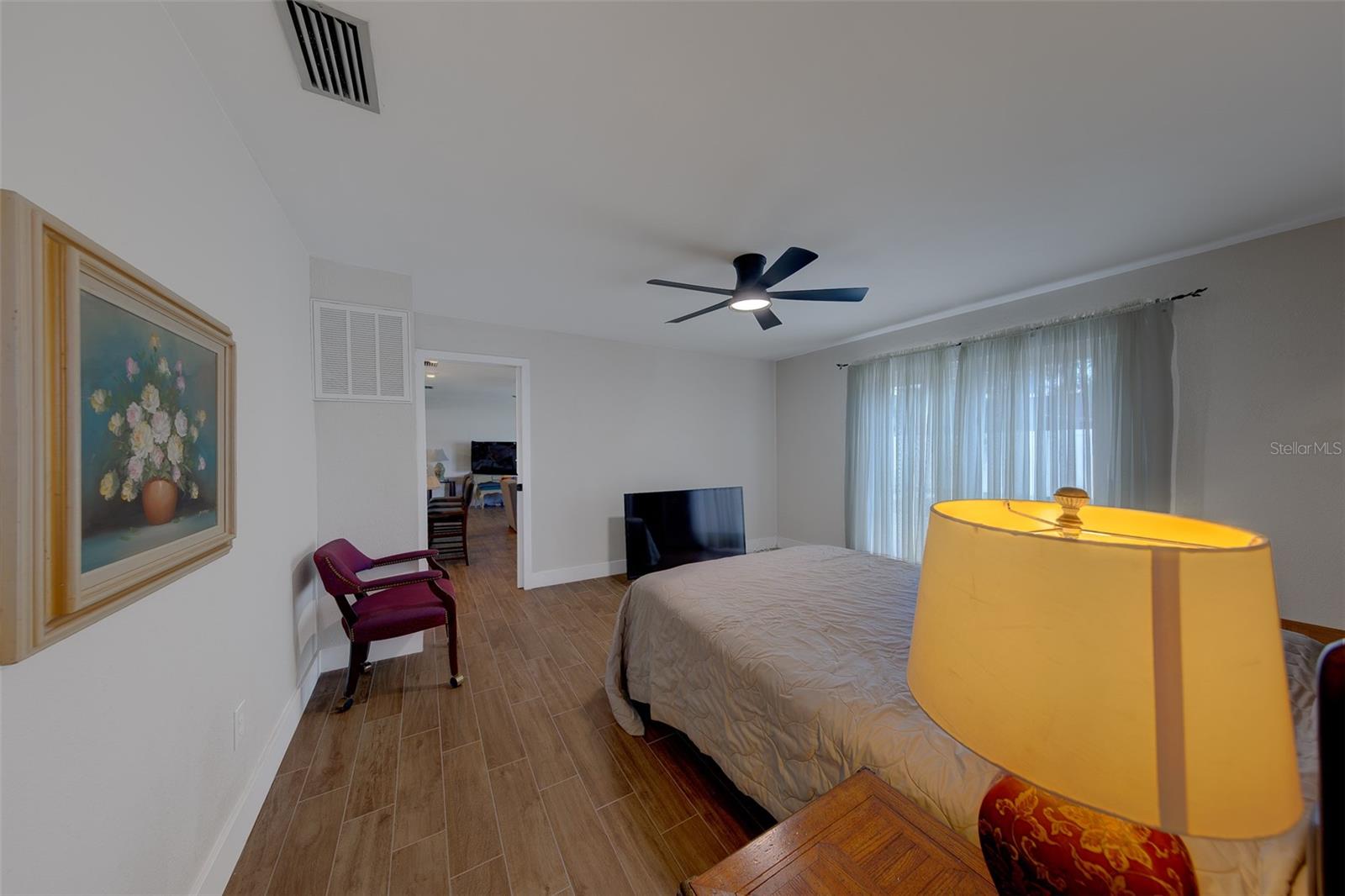 11602 Grove St Property Photo 25