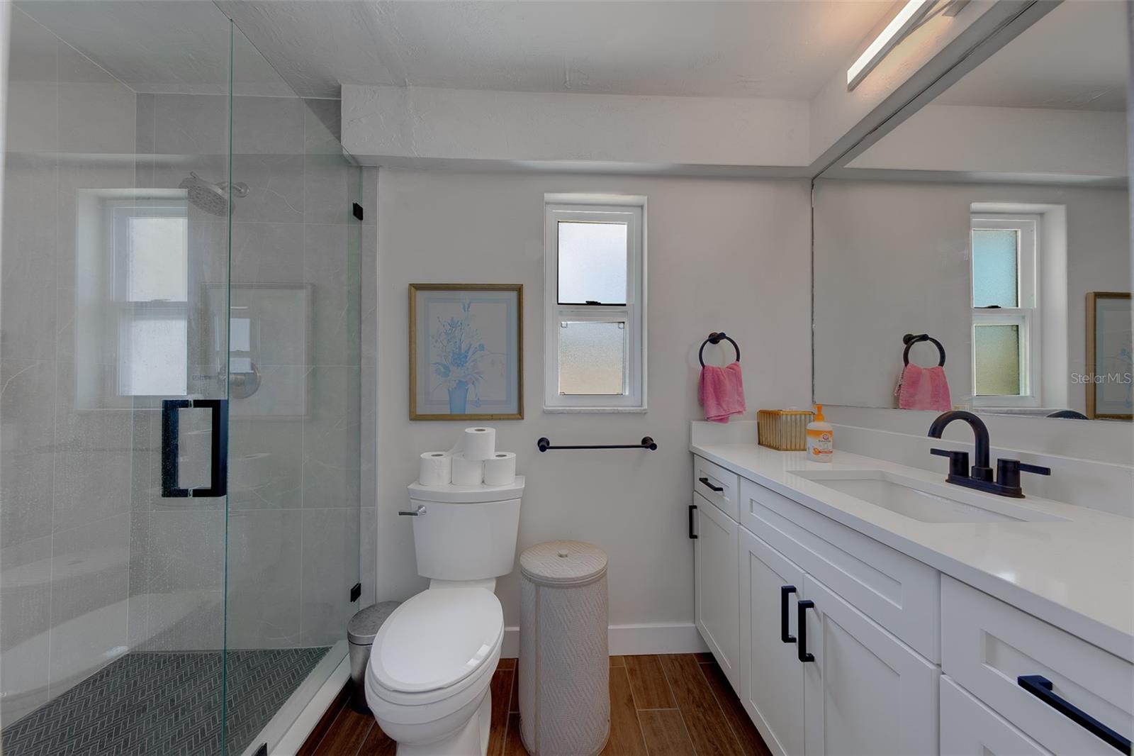 11602 Grove St Property Photo 26