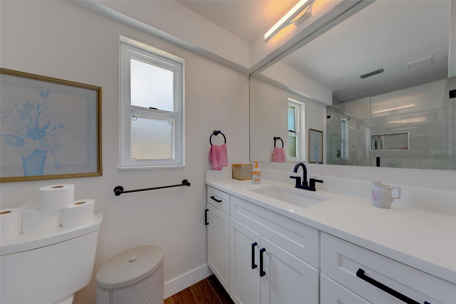 11602 Grove St Property Photo 28