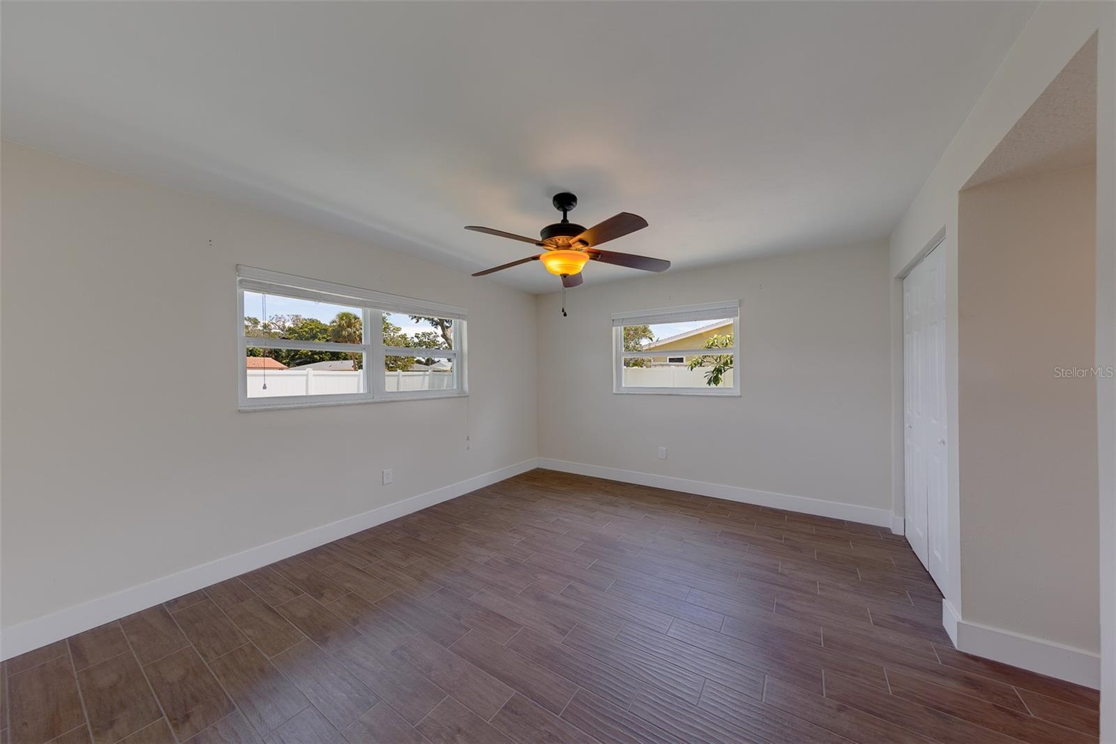 11602 Grove St Property Photo 30