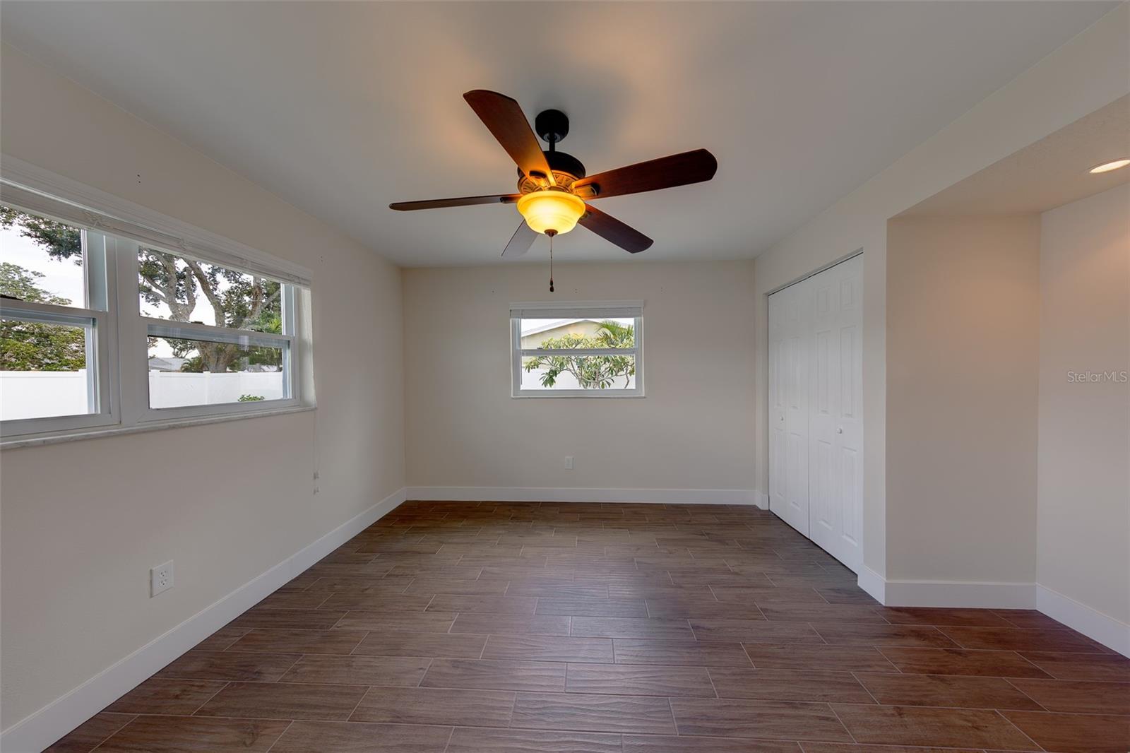 11602 Grove St Property Photo 31