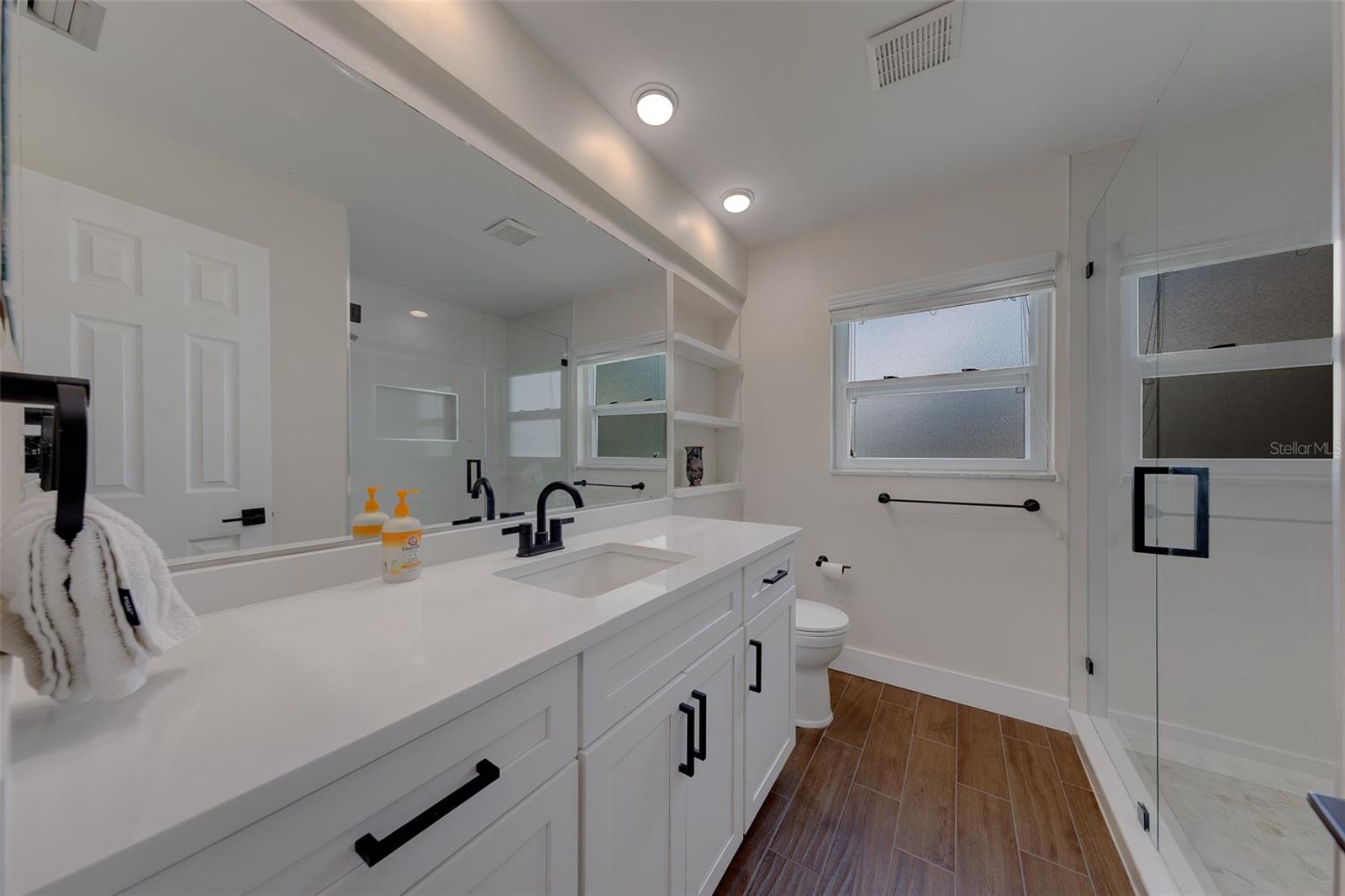 11602 Grove St Property Photo 34