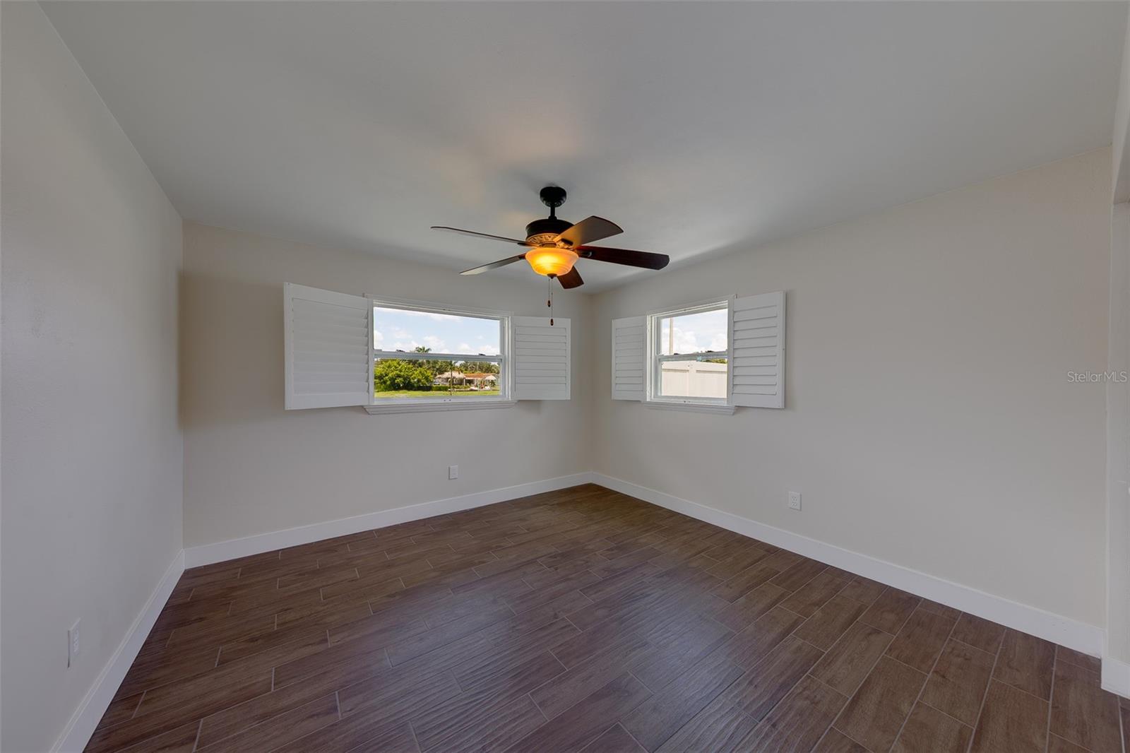 11602 Grove St Property Photo 36