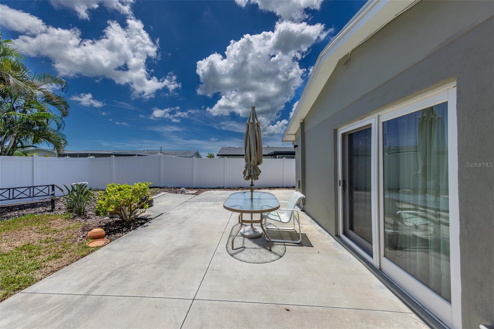 11602 Grove St Property Photo 42