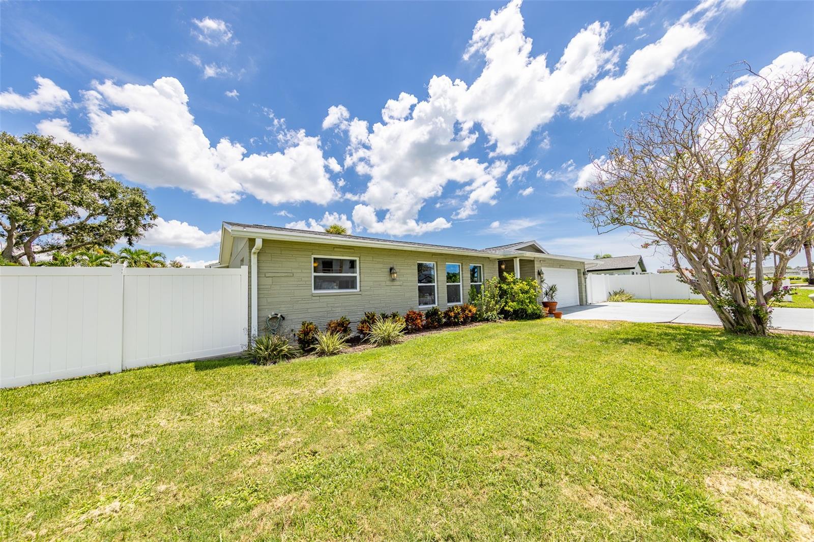 11602 Grove St Property Photo 60