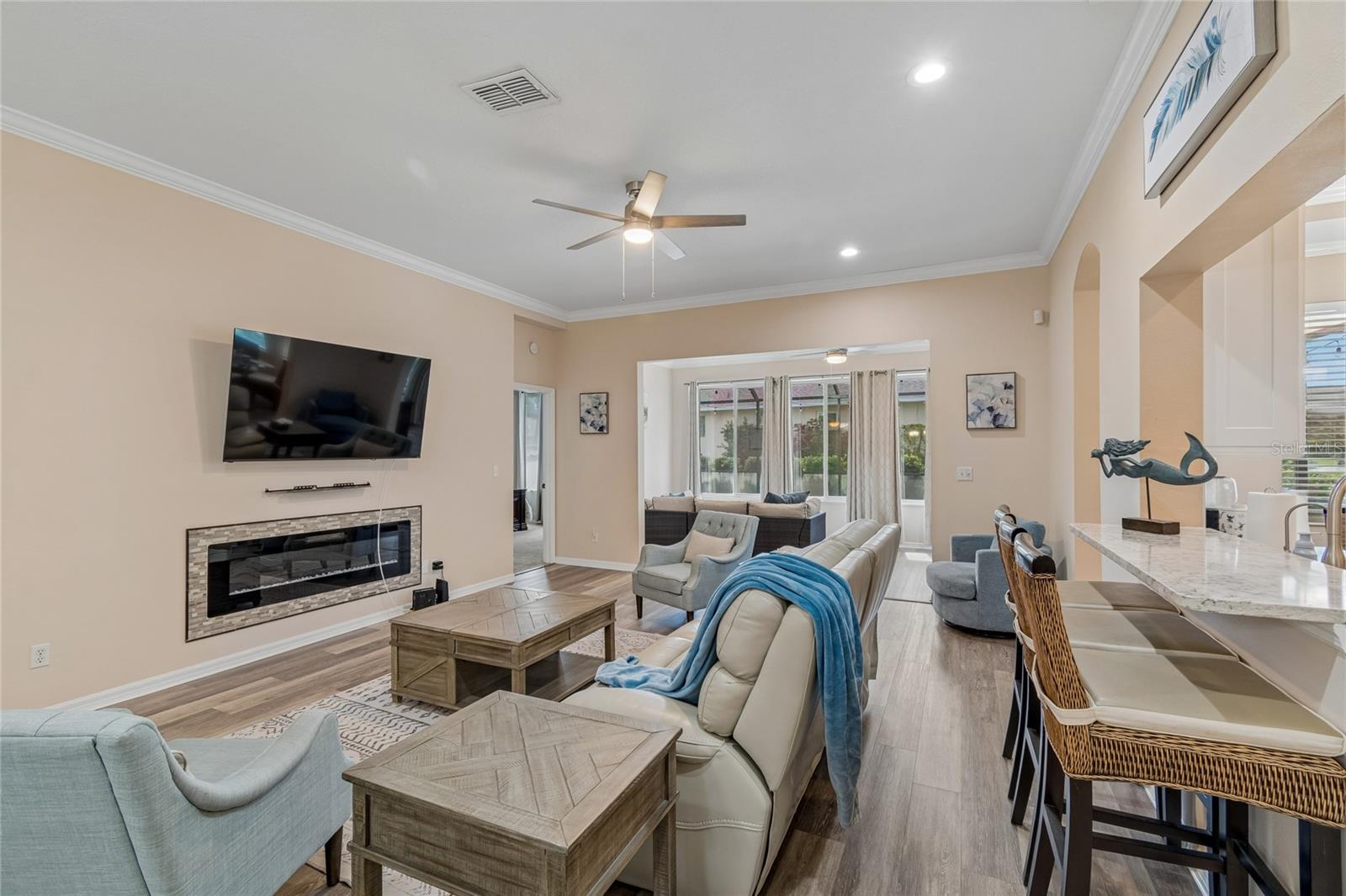 1119 Villeroy Dr Property Photo 11