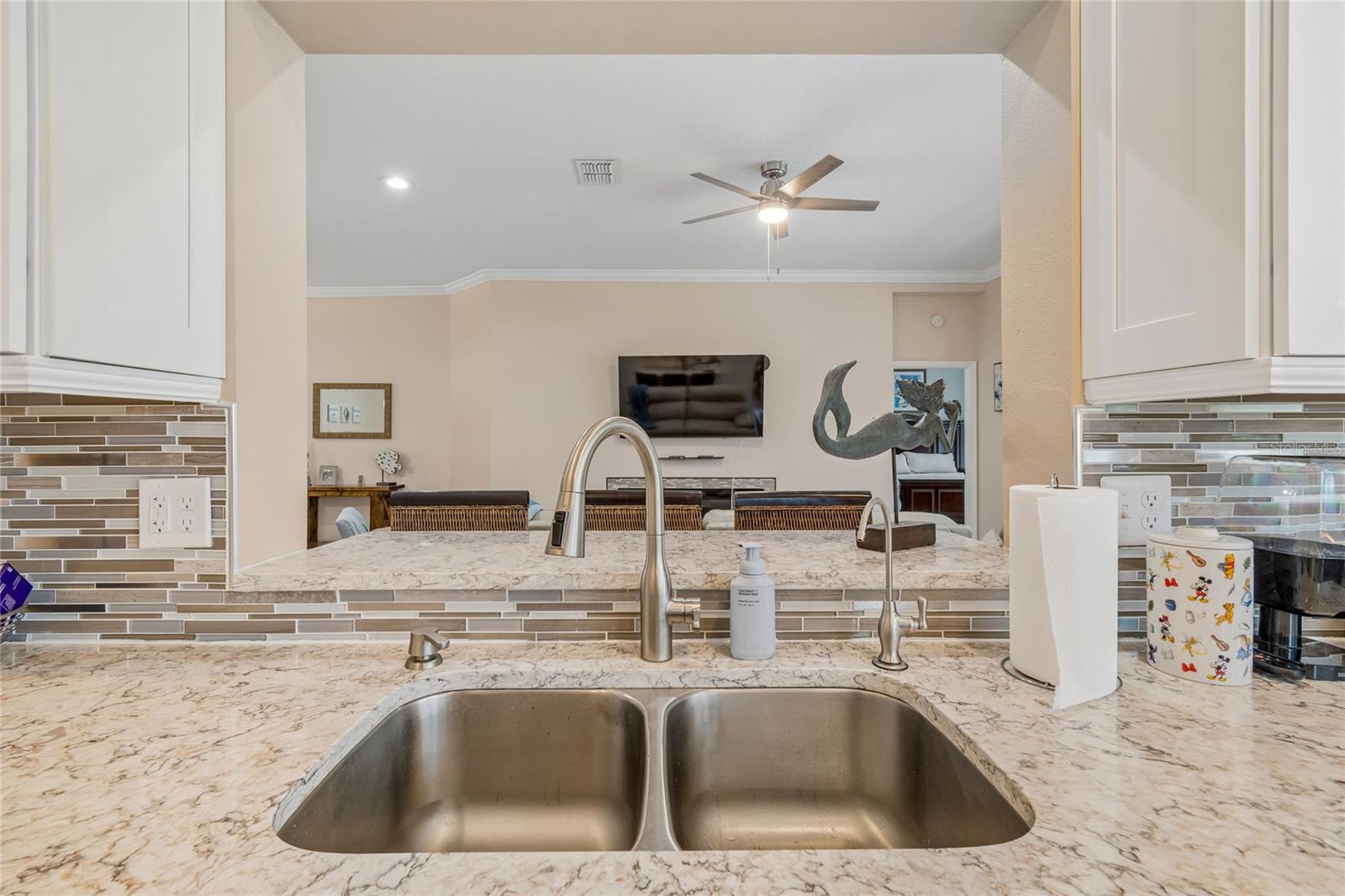 1119 Villeroy Dr Property Photo 23