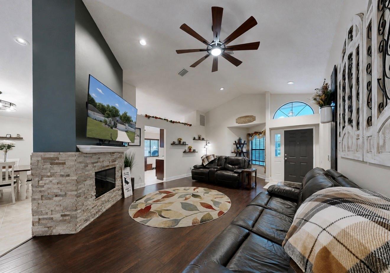 4302 Longfellow Dr Property Photo 8