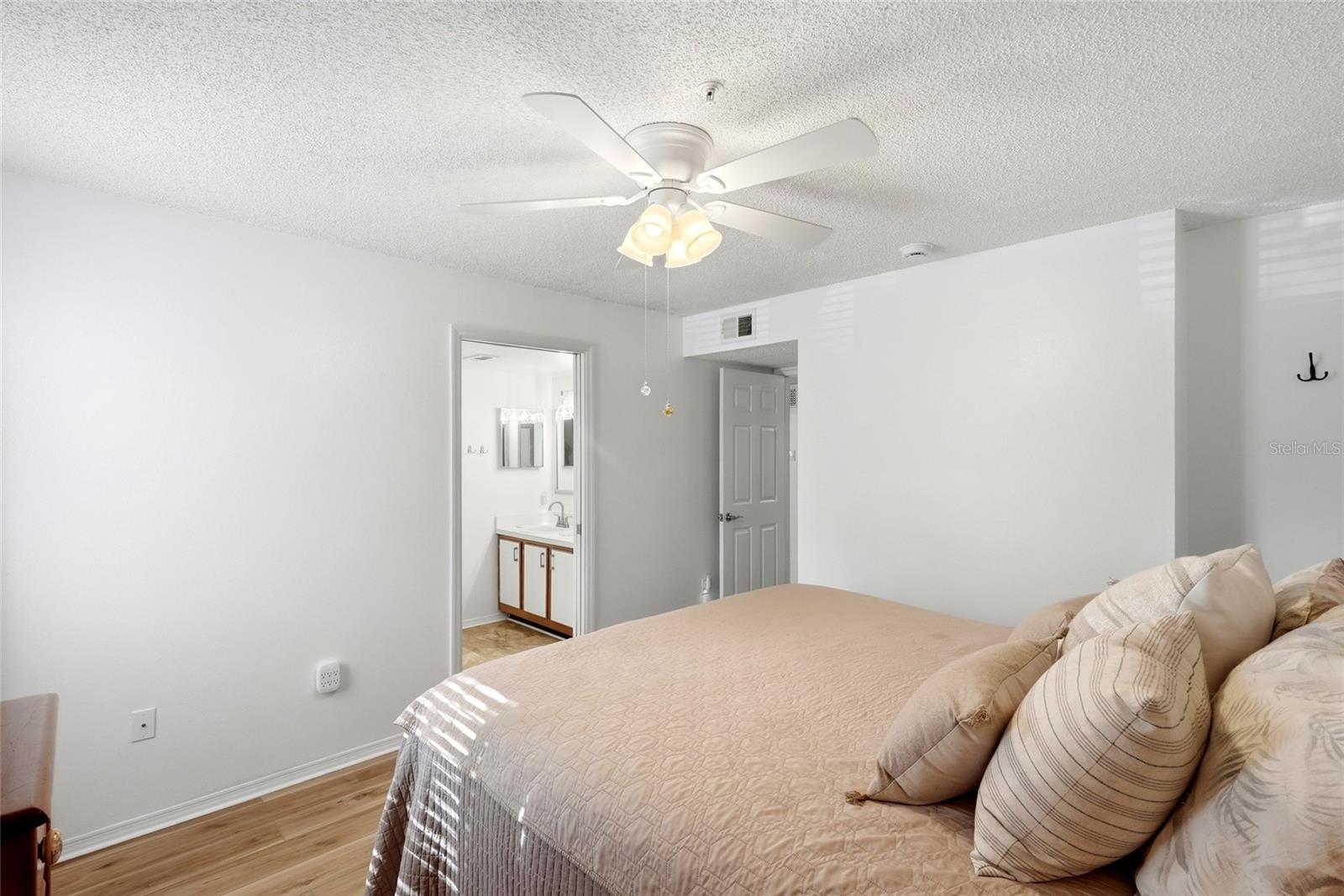 2400 Feather Sound Dr #427 Property Photo 17