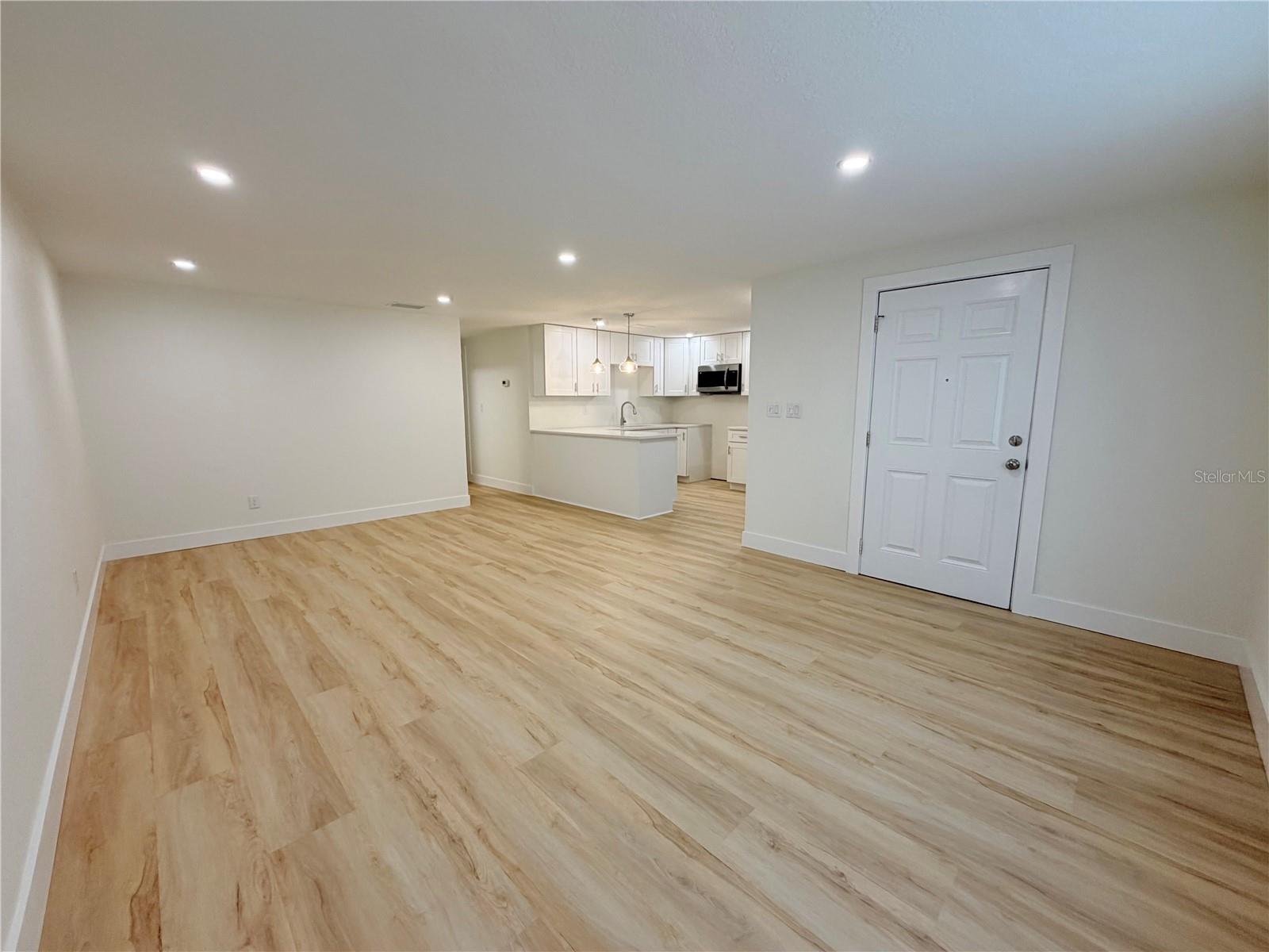 4533 W Fern St Property Photo 7
