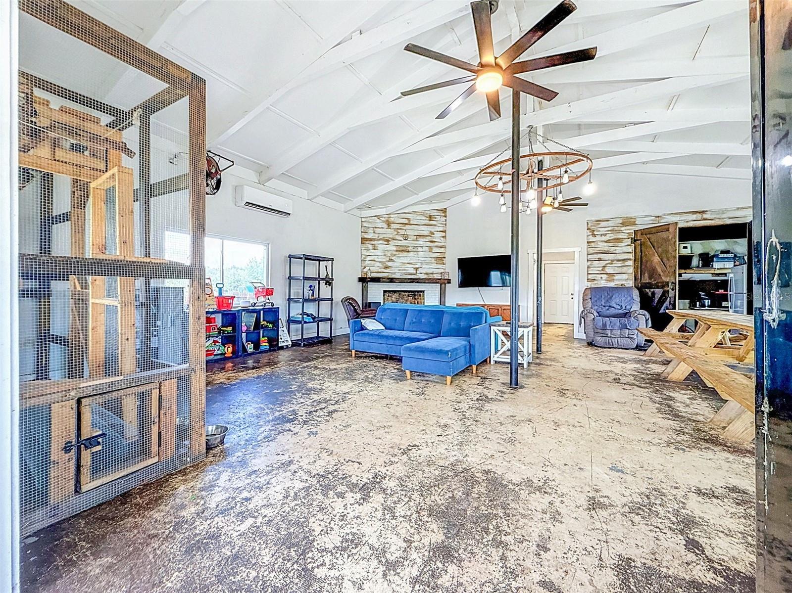 16736 Powerline Rd Property Photo 10