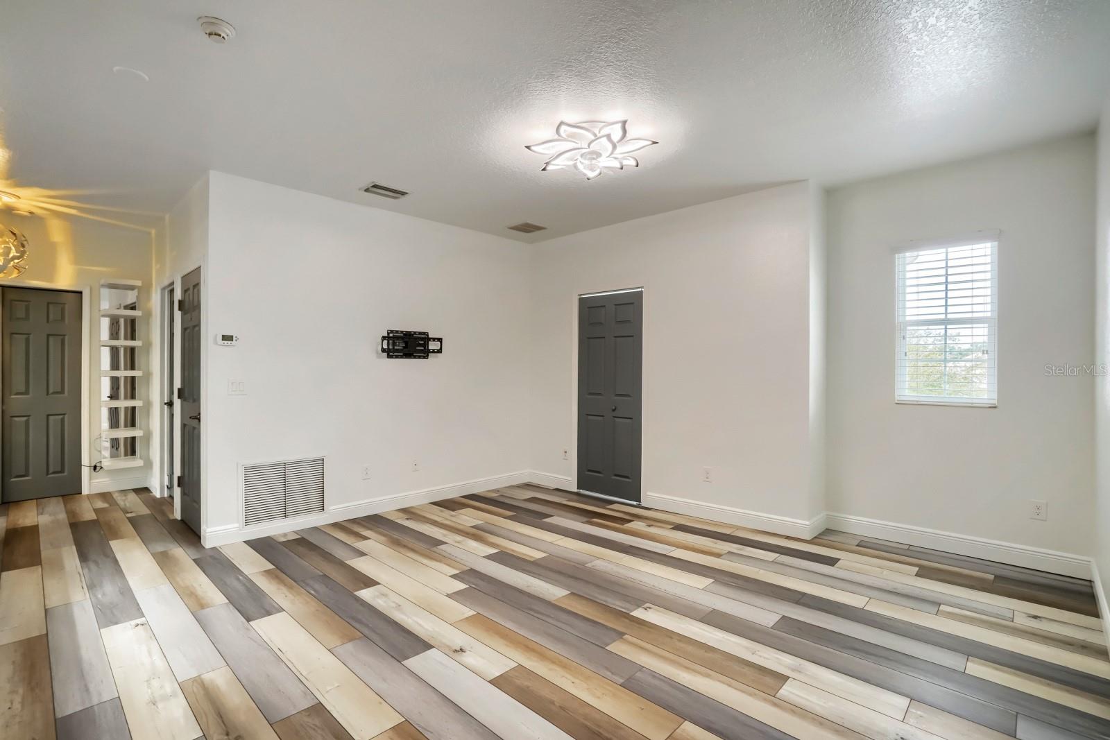 3951 Pacente Loop Property Photo 9