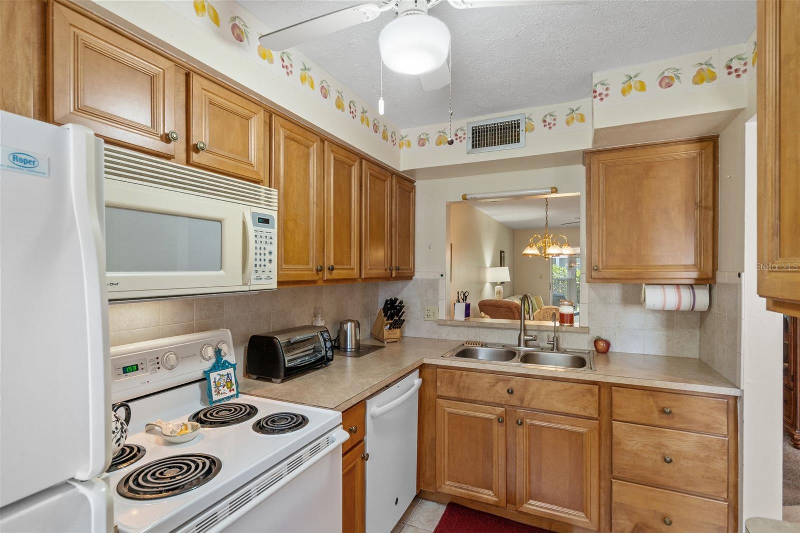 3642 Trophy Blvd Property Photo 7