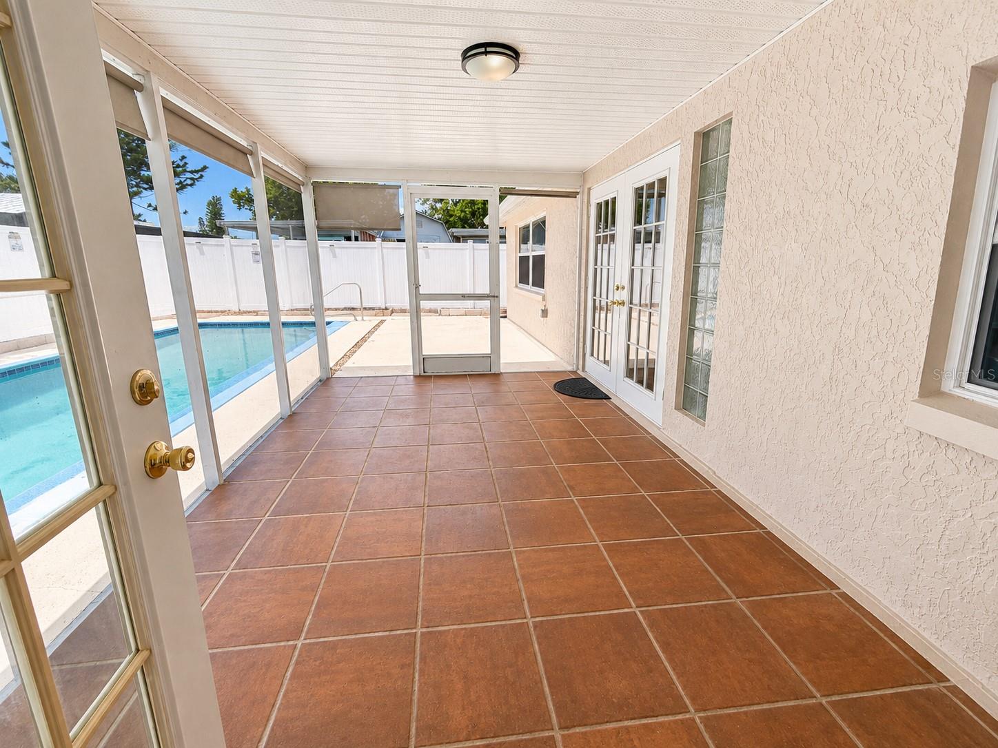 9135 Greenbriar Ln Property Photo 12