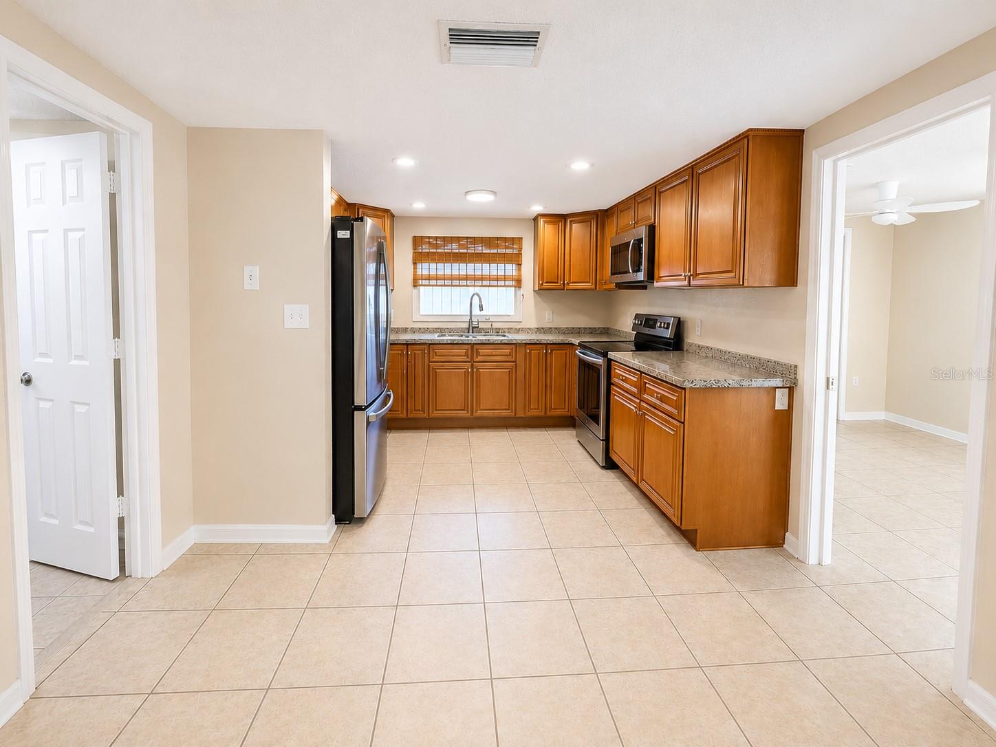 9135 Greenbriar Ln Property Photo 20