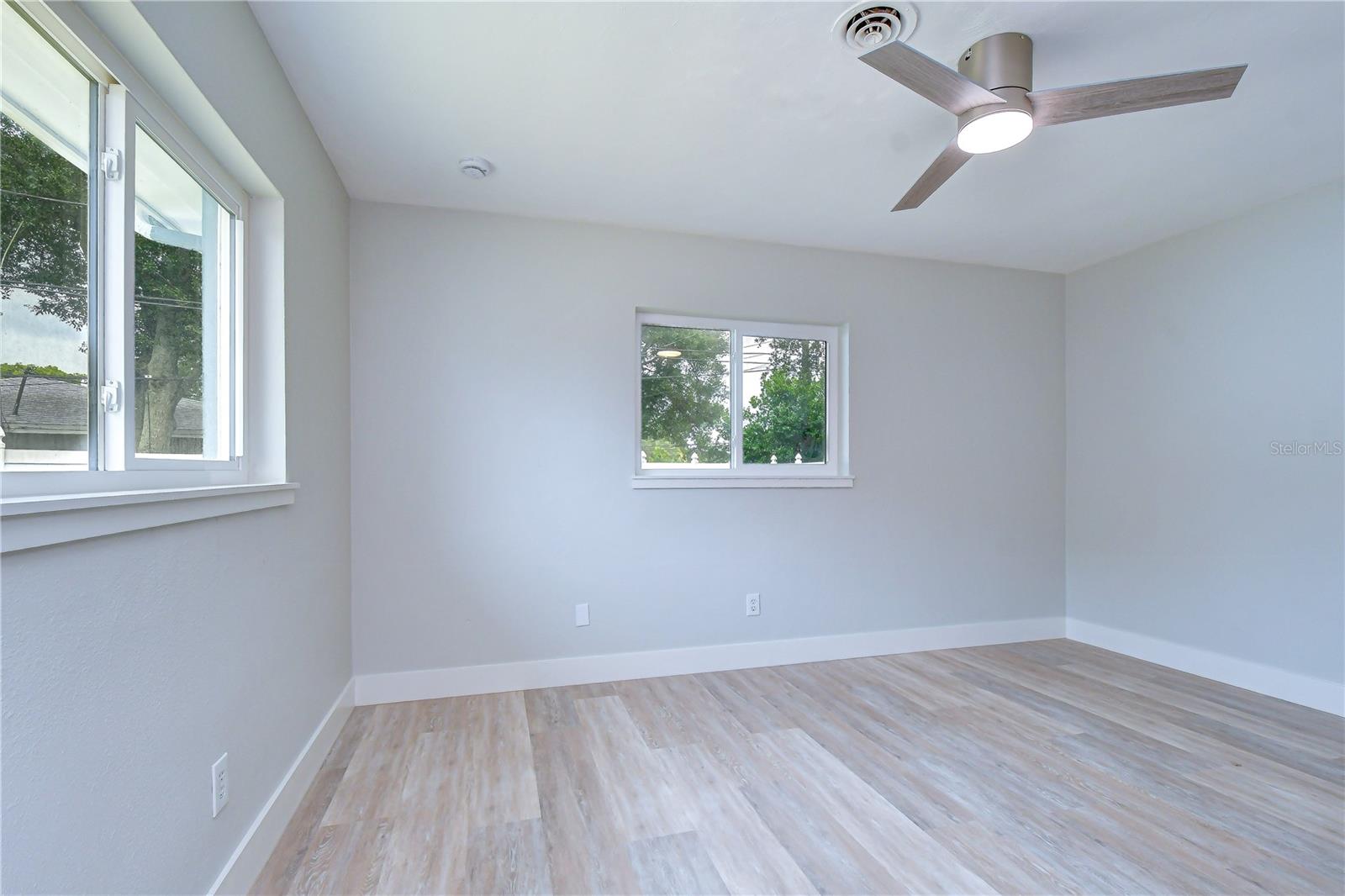 1800 Druid Rd E Property Photo 14