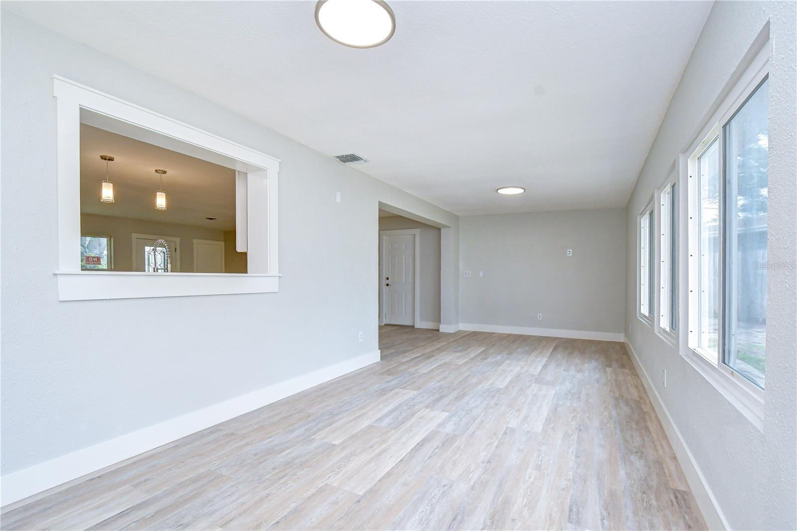 1800 Druid Rd E Property Photo 16