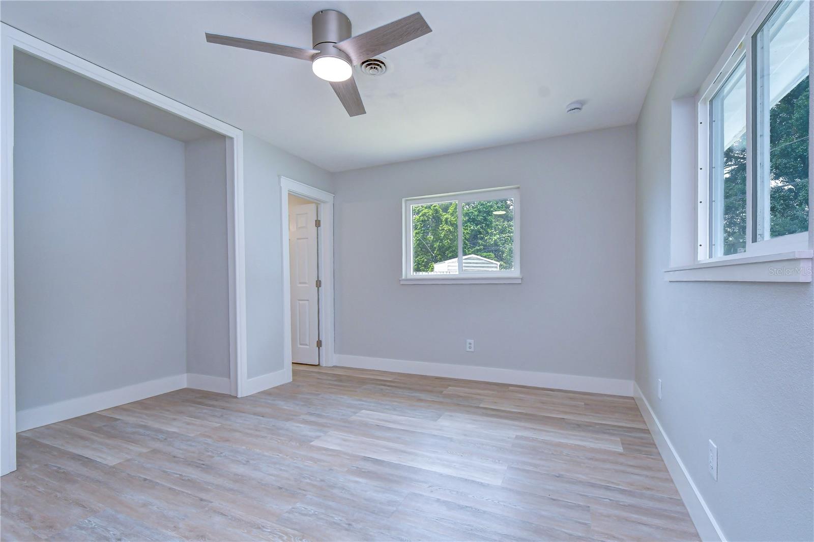 1800 Druid Rd E Property Photo 27