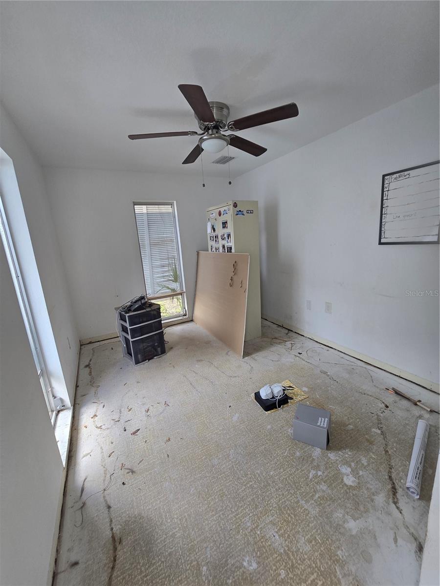 908 Grand Central St Property Photo 3
