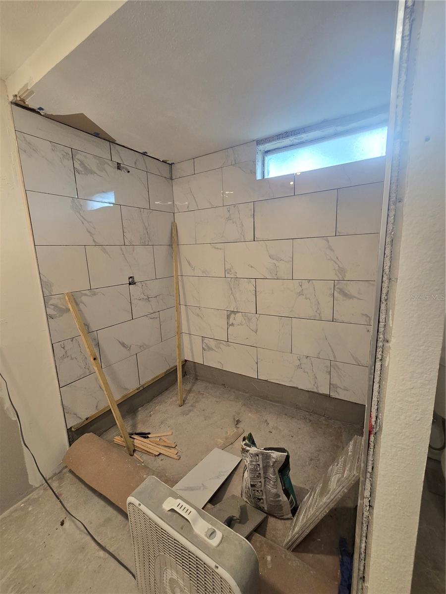 908 Grand Central St Property Photo 9