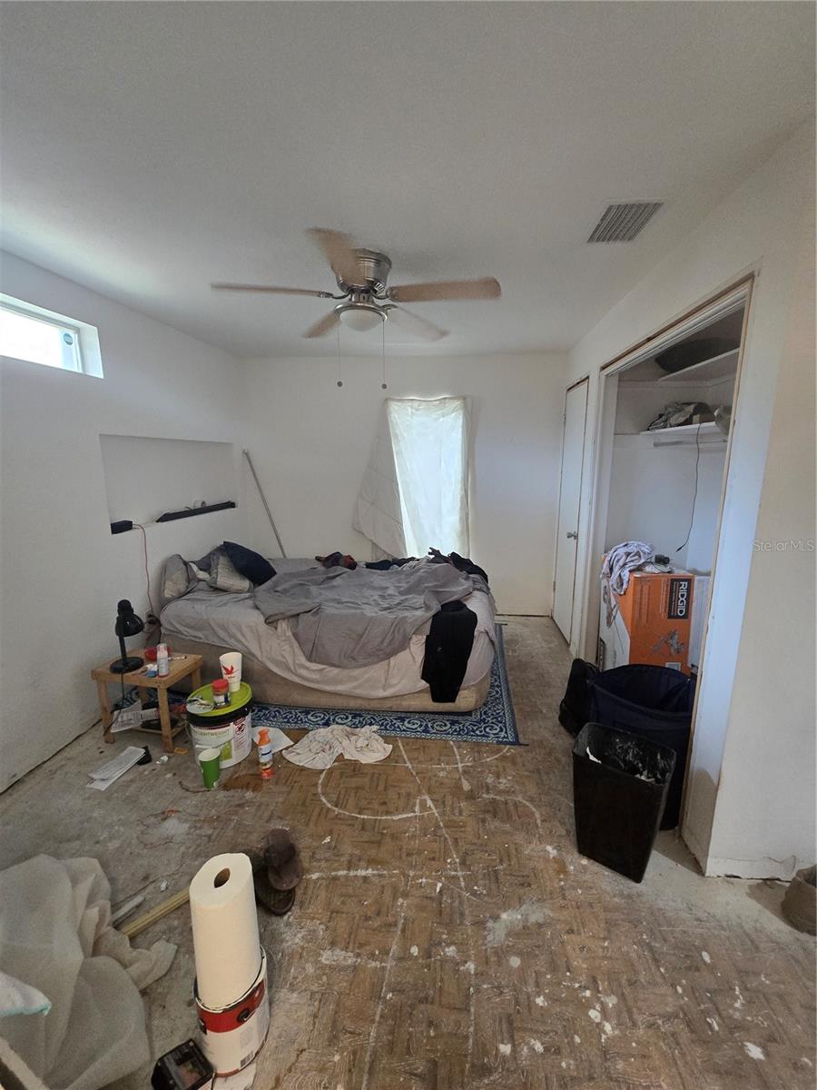 908 Grand Central St Property Photo 10