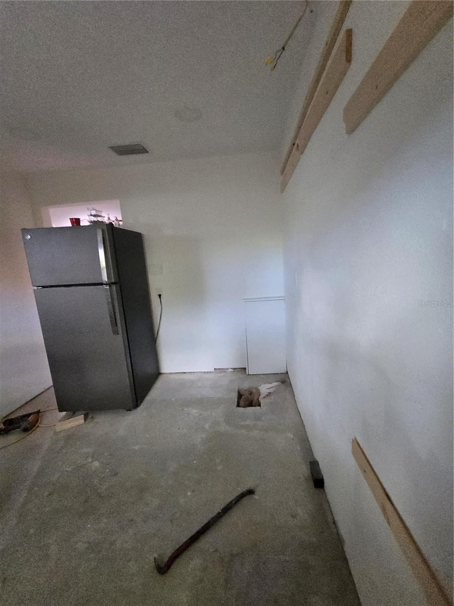 908 Grand Central St Property Photo 14
