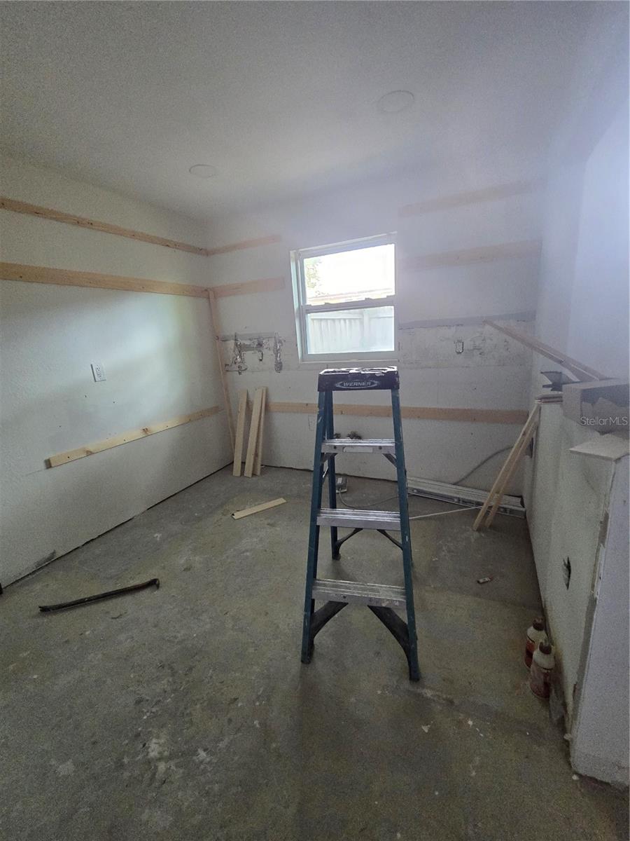 908 Grand Central St Property Photo 19