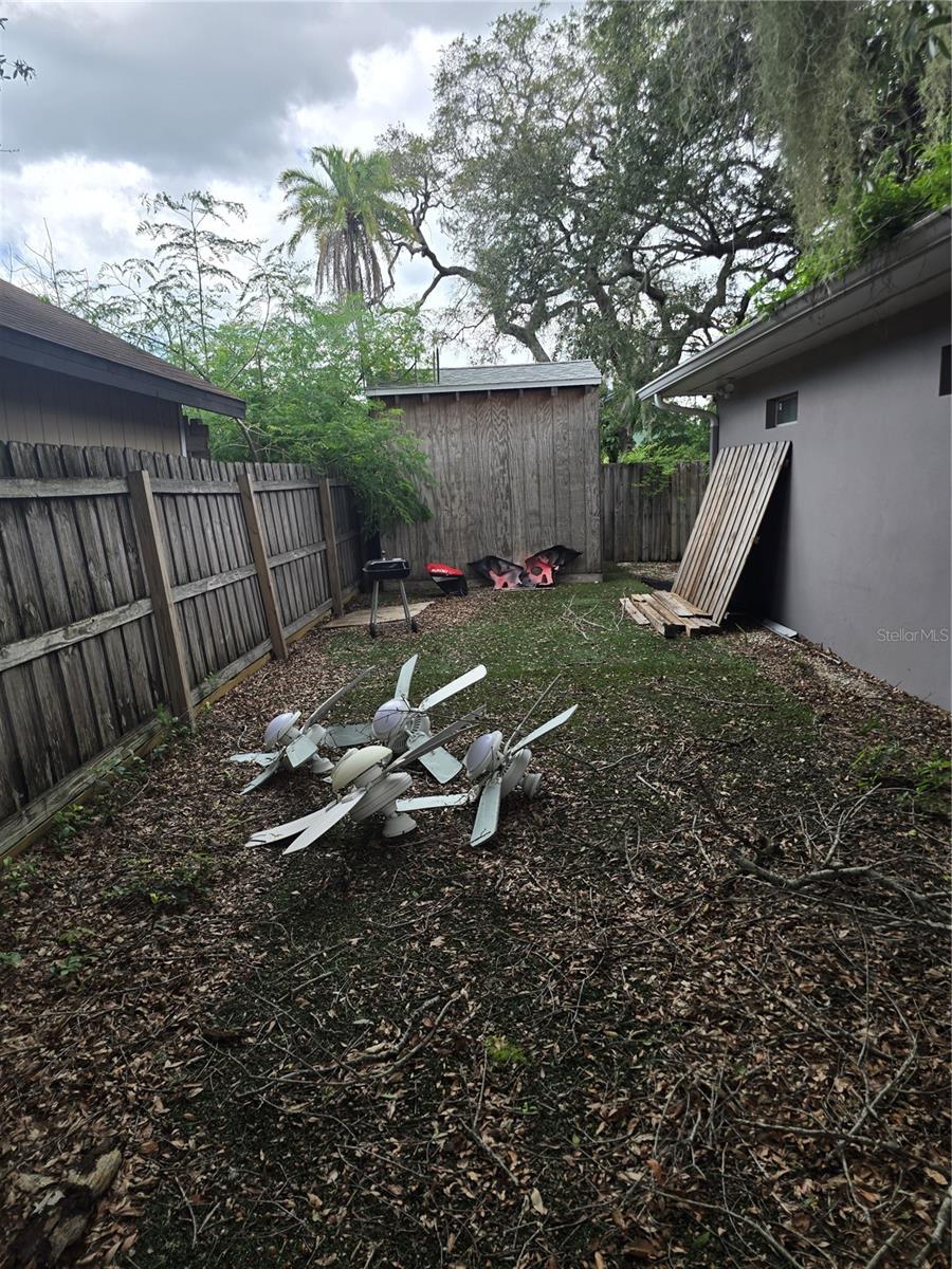908 Grand Central St Property Photo 26