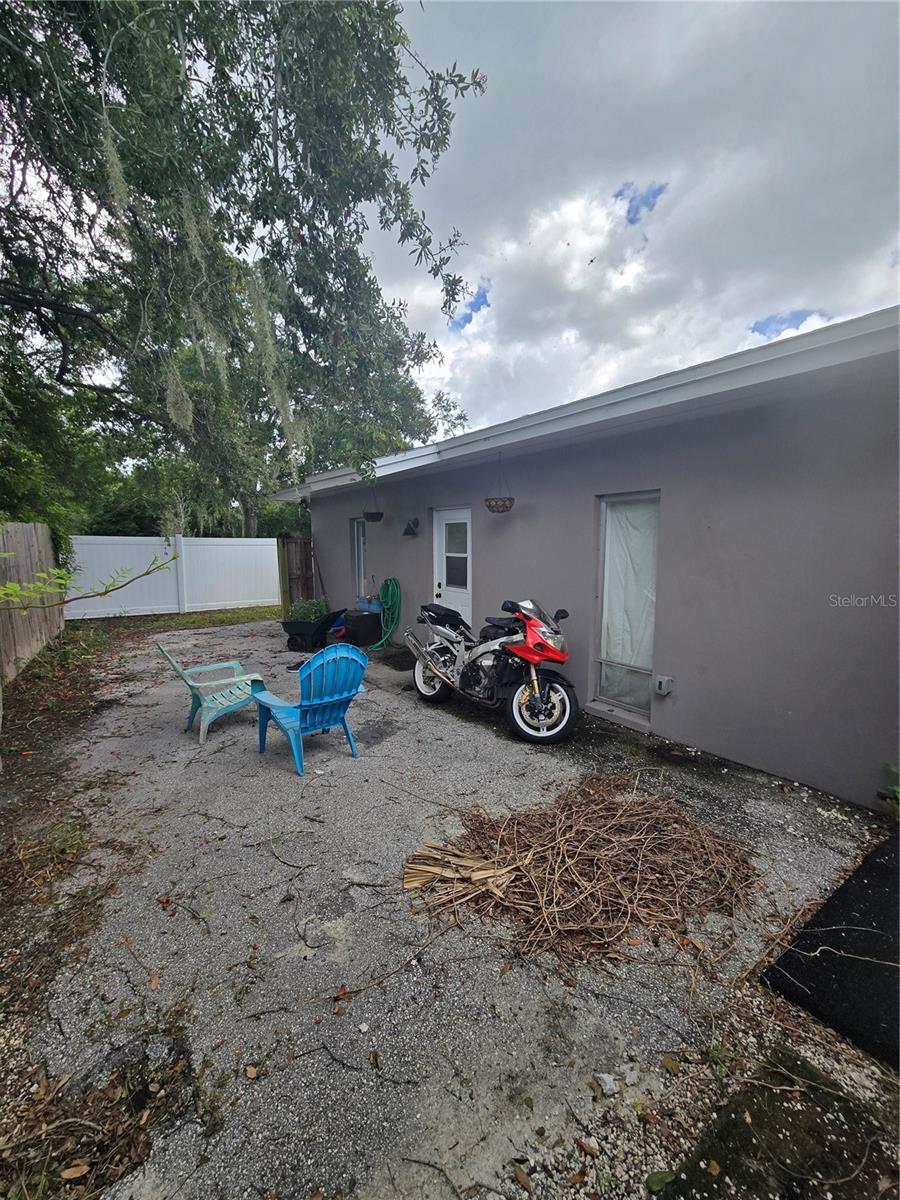 908 Grand Central St Property Photo 29