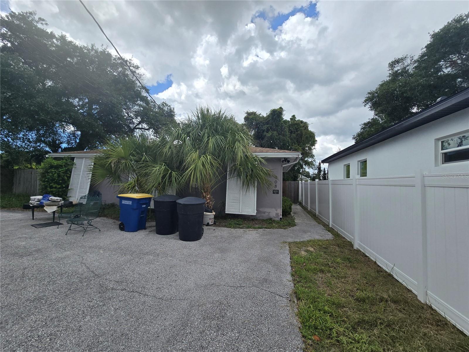 908 Grand Central St Property Photo 33