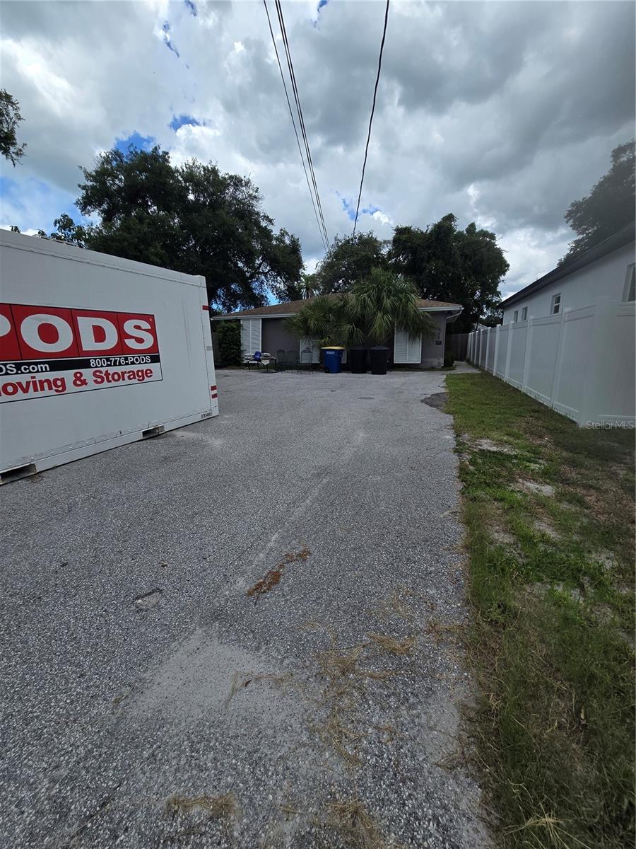 908 Grand Central St Property Photo 36