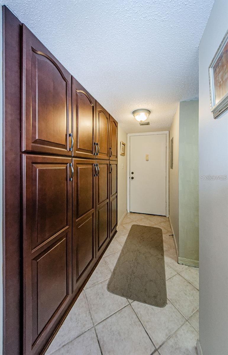 90 S Highland Ave #214 Property Photo 4