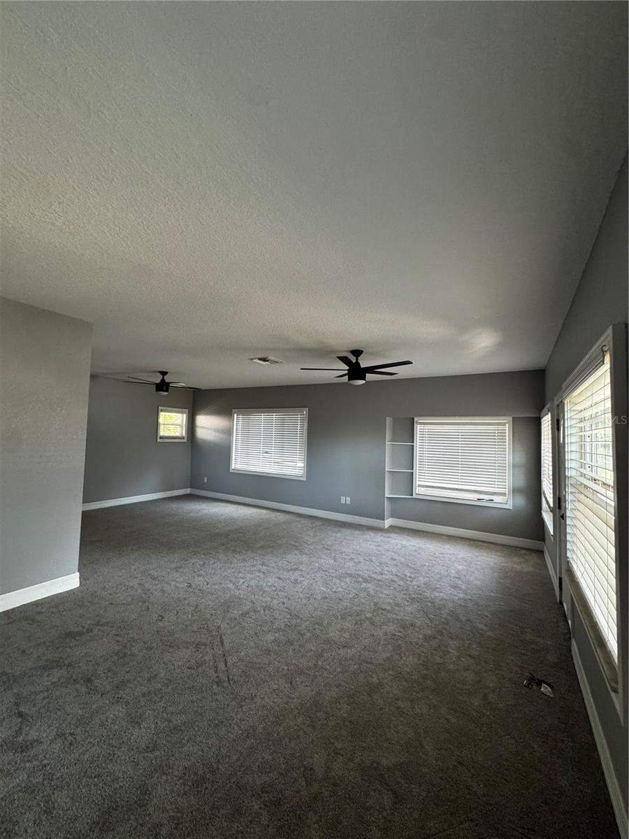 5745 Montana Ave Property Photo 4
