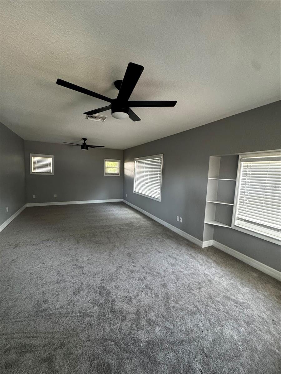 5745 Montana Ave Property Photo 8