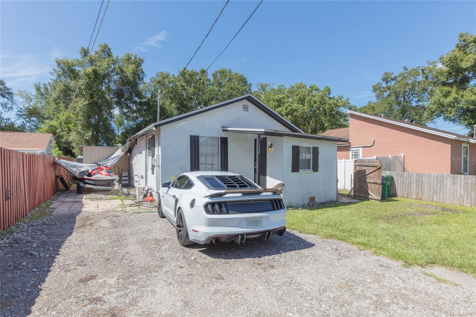 1526 CLINTON Property Photo 1