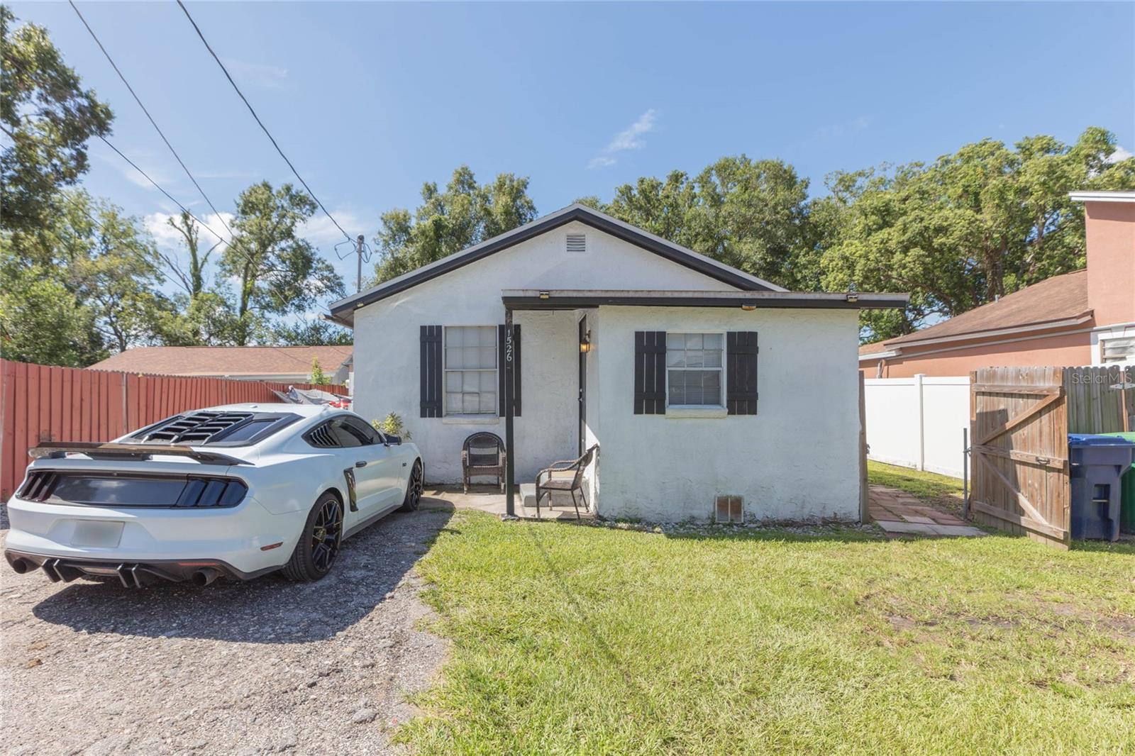 1526 Clinton Property Photo 2