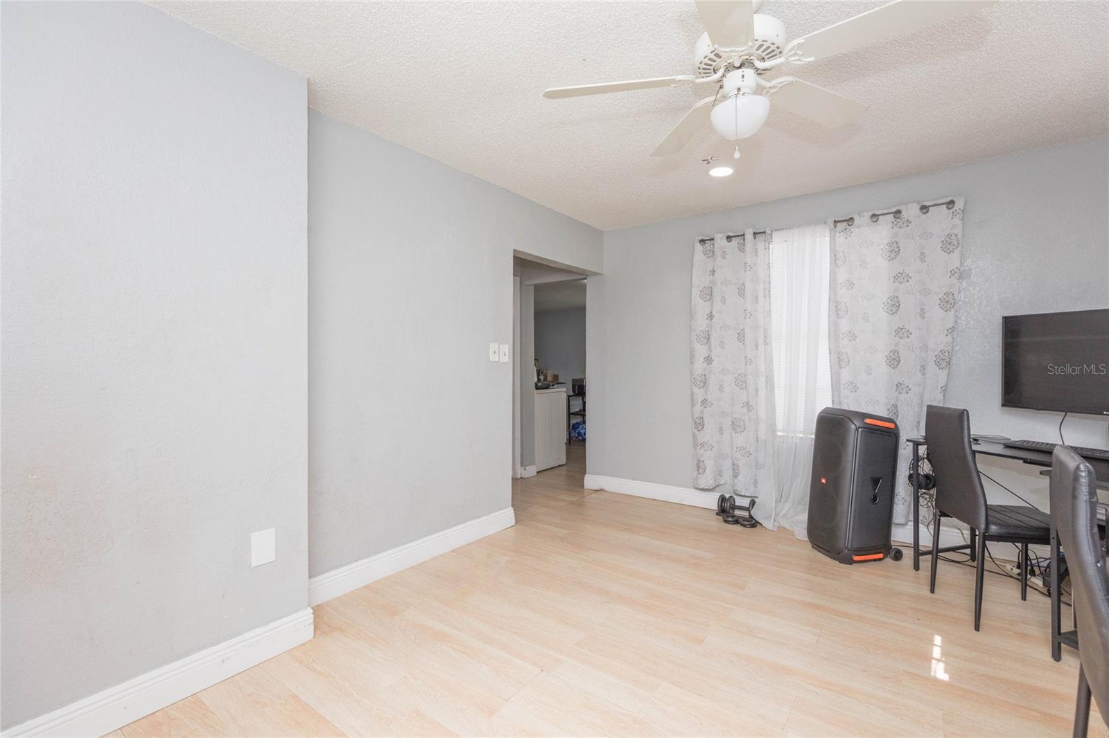 1526 Clinton Property Photo 4