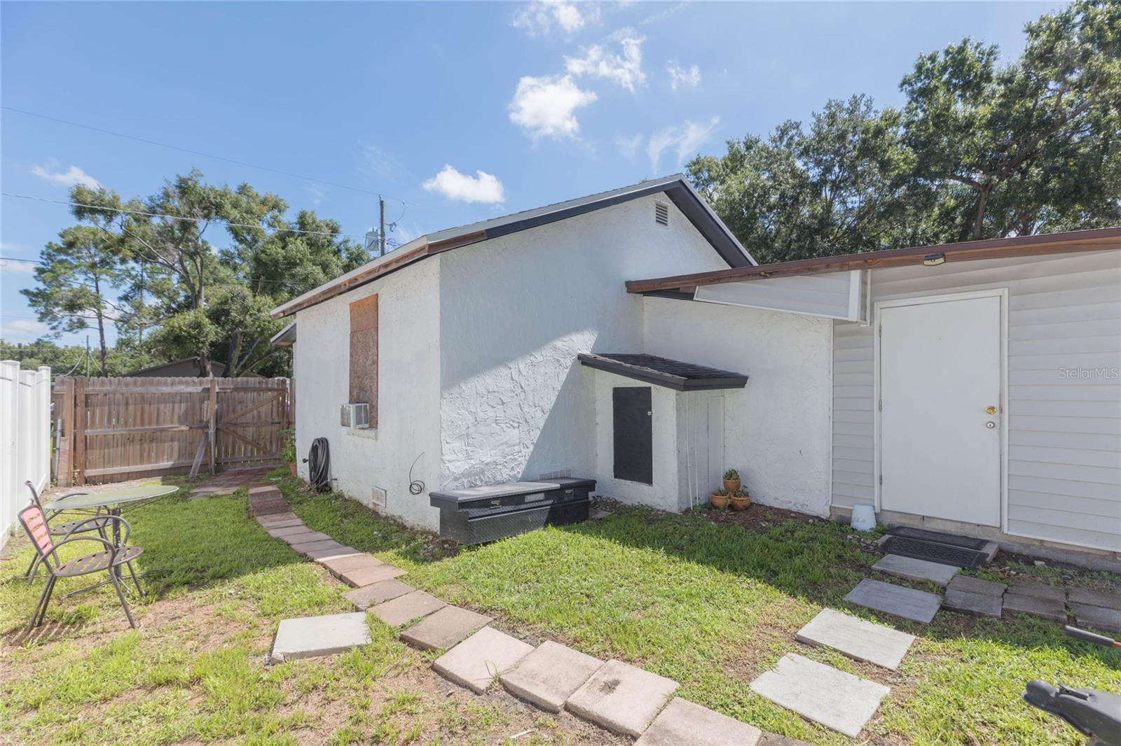 1526 Clinton Property Photo 15