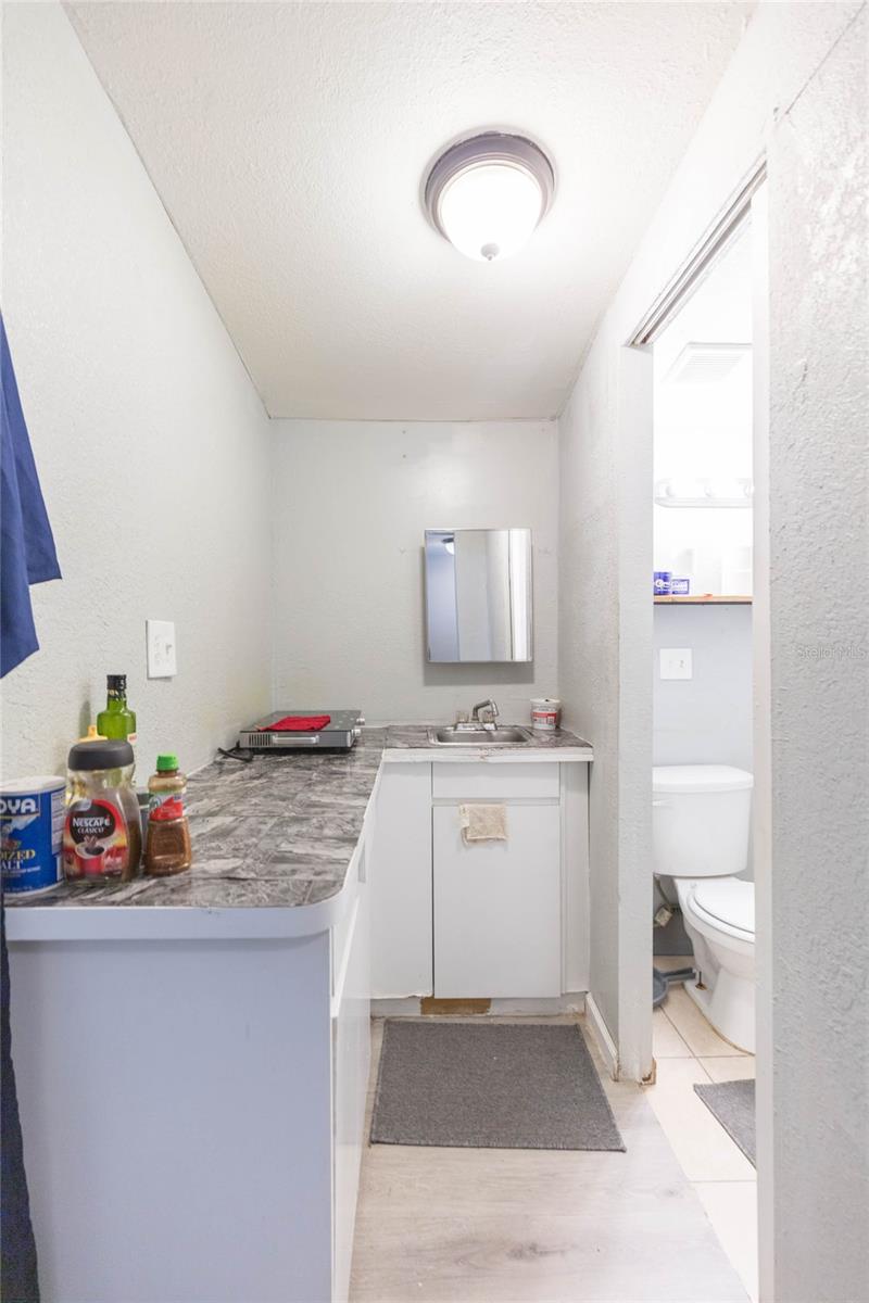 1526 Clinton Property Photo 29