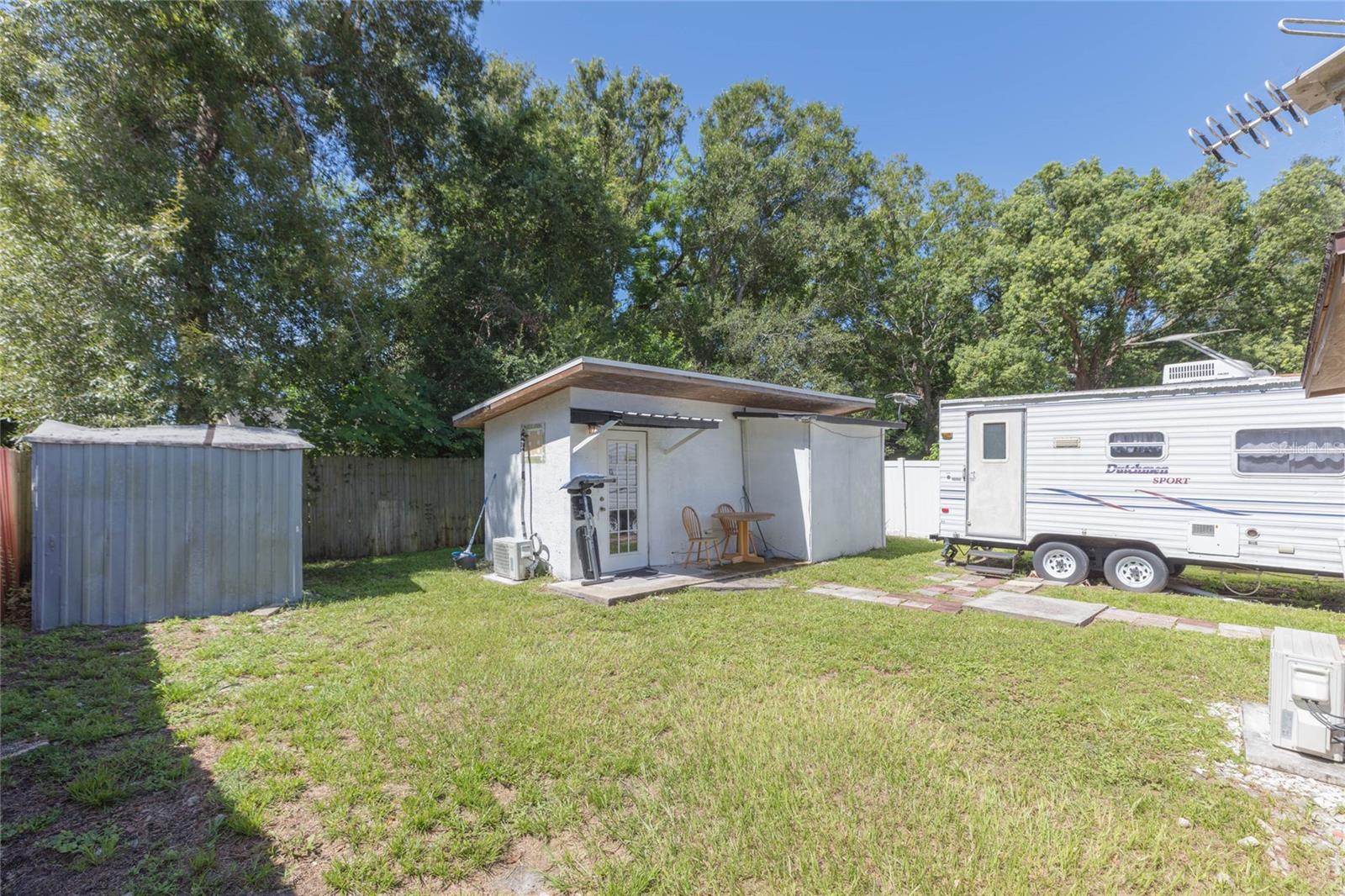 1526 Clinton Property Photo 35