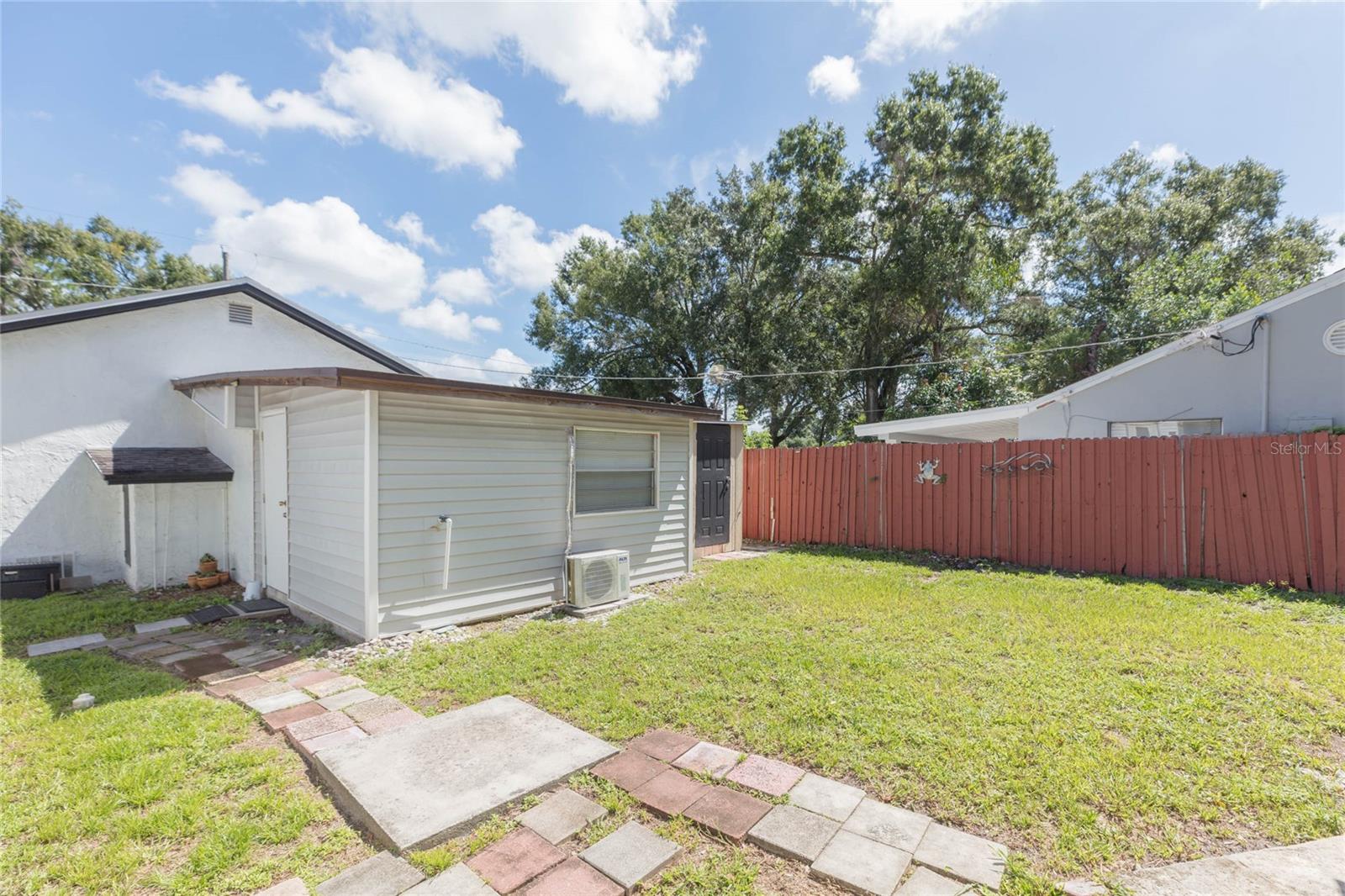 1526 Clinton Property Photo 38