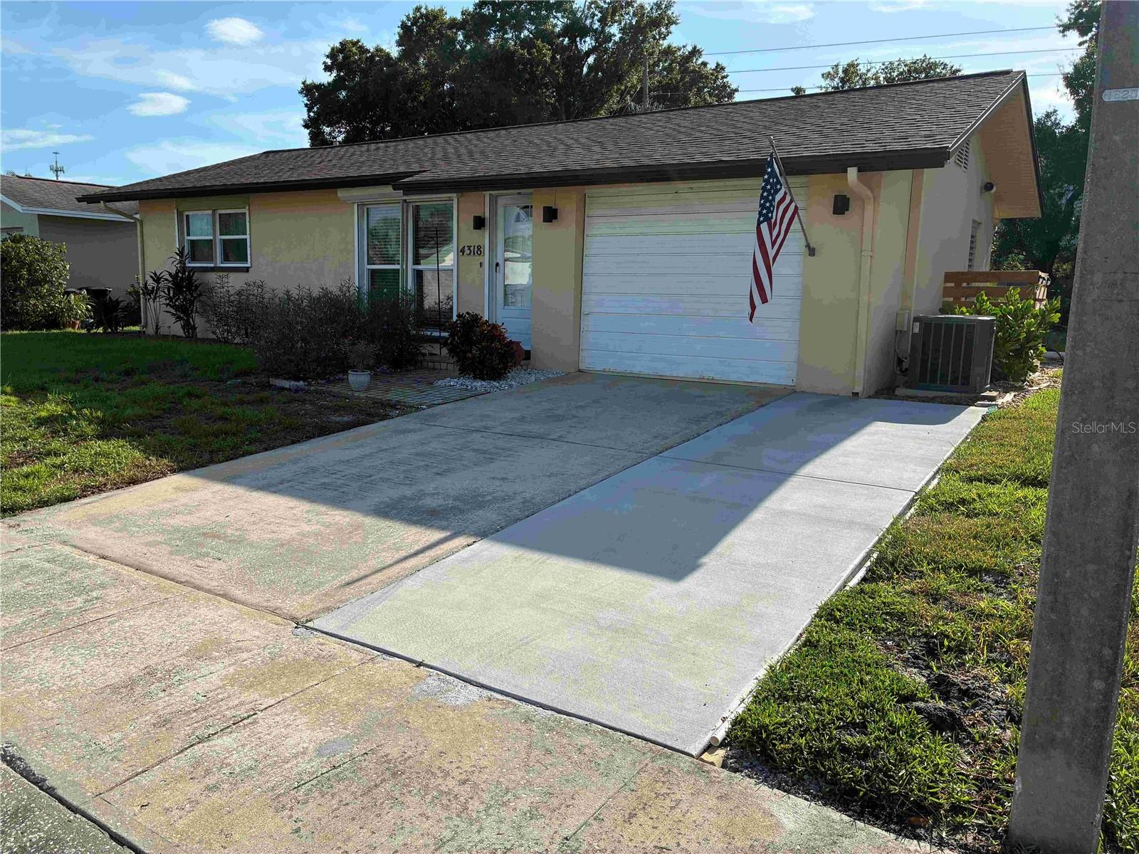 4318 Great Lakes Dr N Property Photo 2