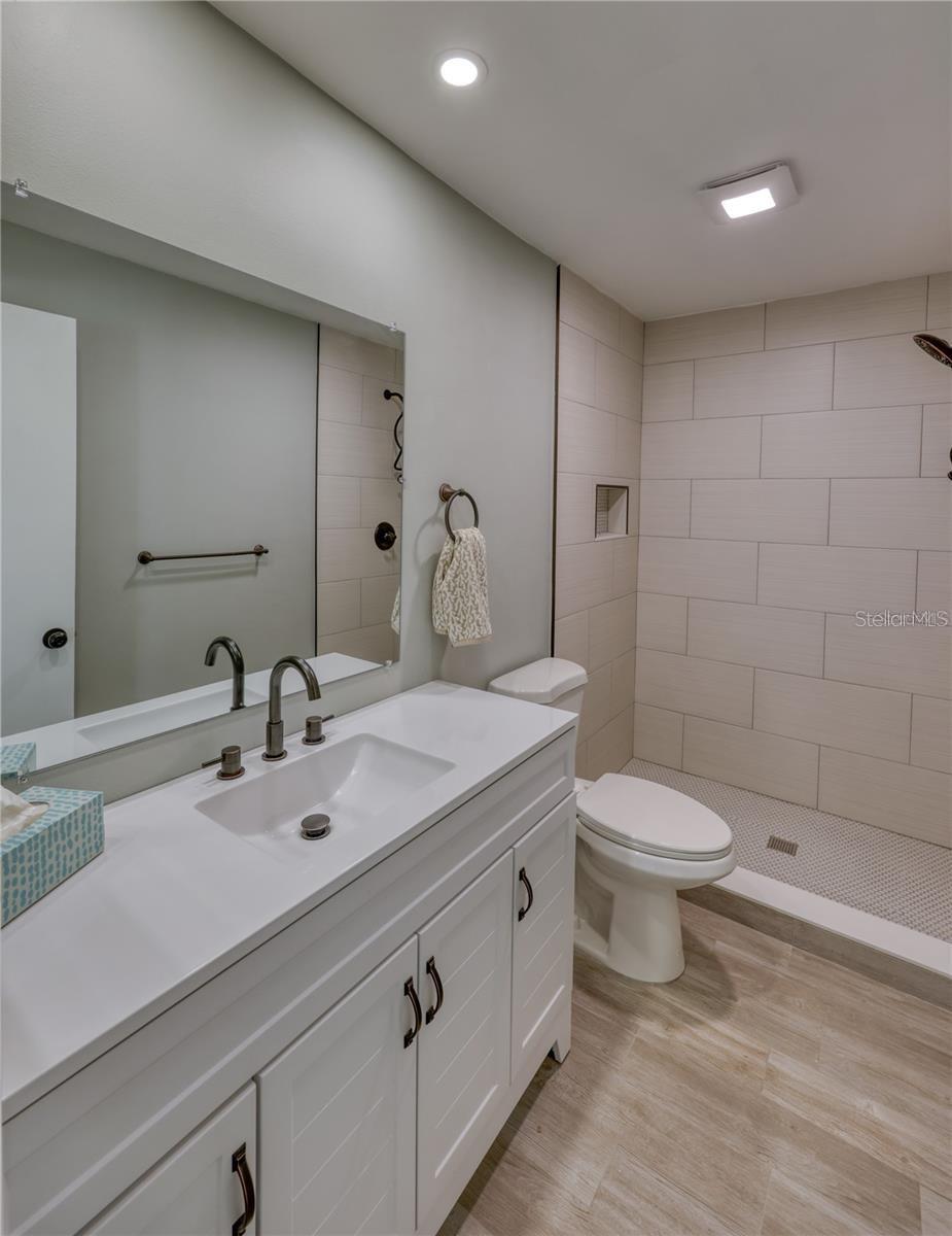 4318 Great Lakes Dr N Property Photo 13