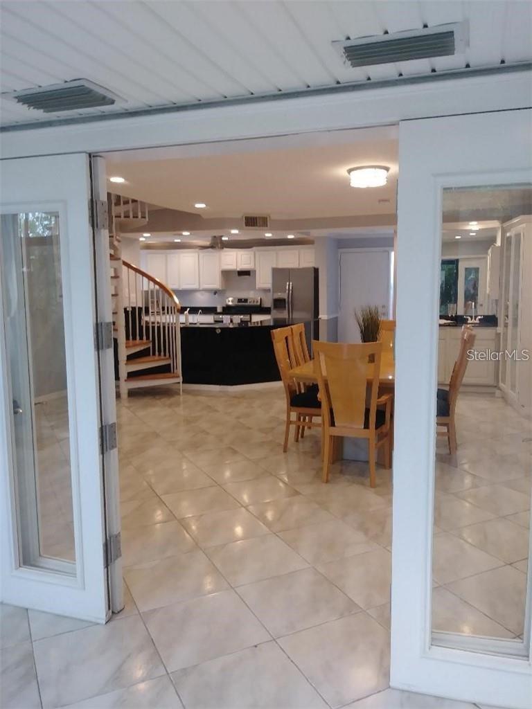 8720 Cove Ct Property Photo 23