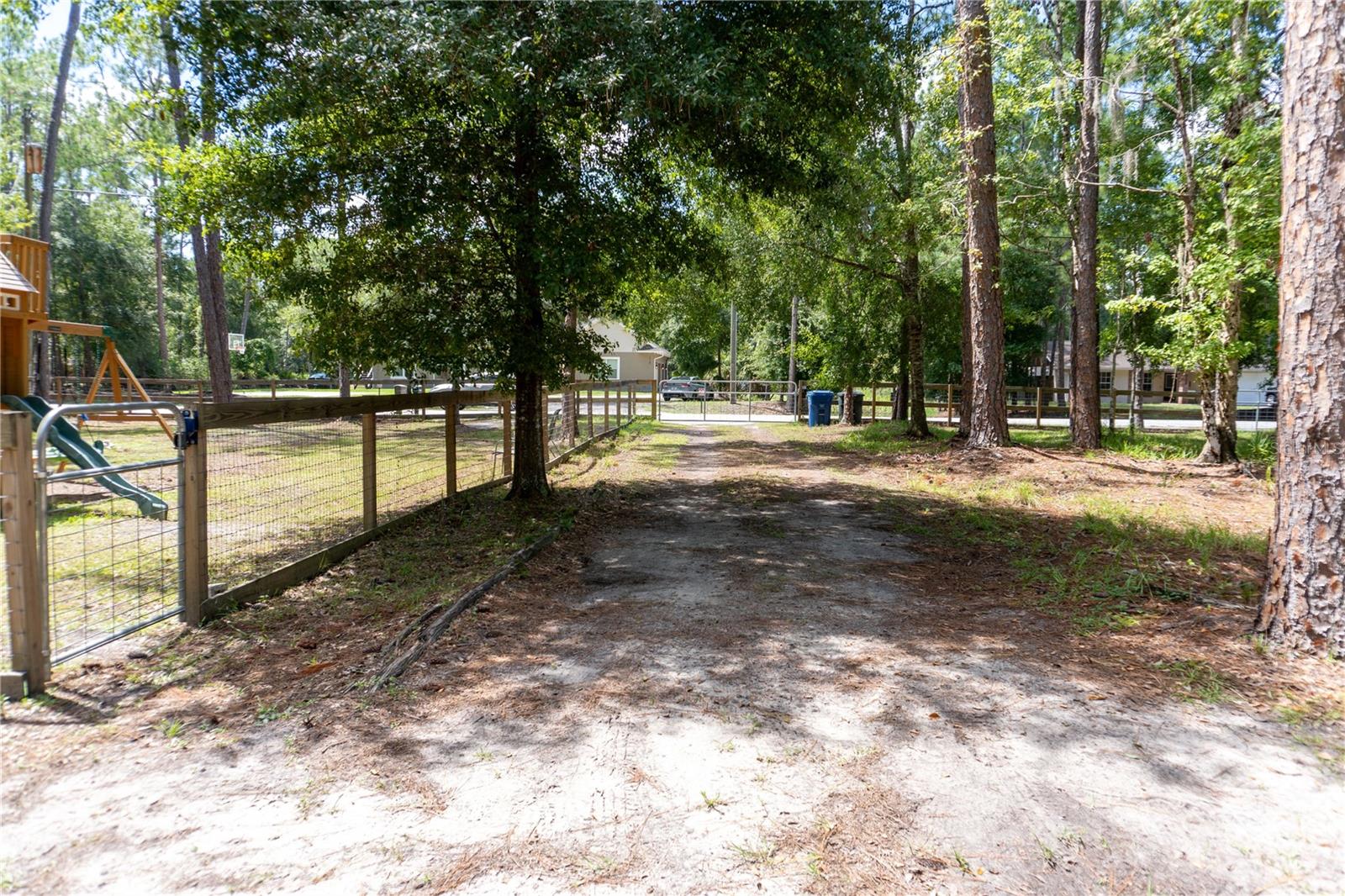 27729 Green Willow Run Property Photo 29
