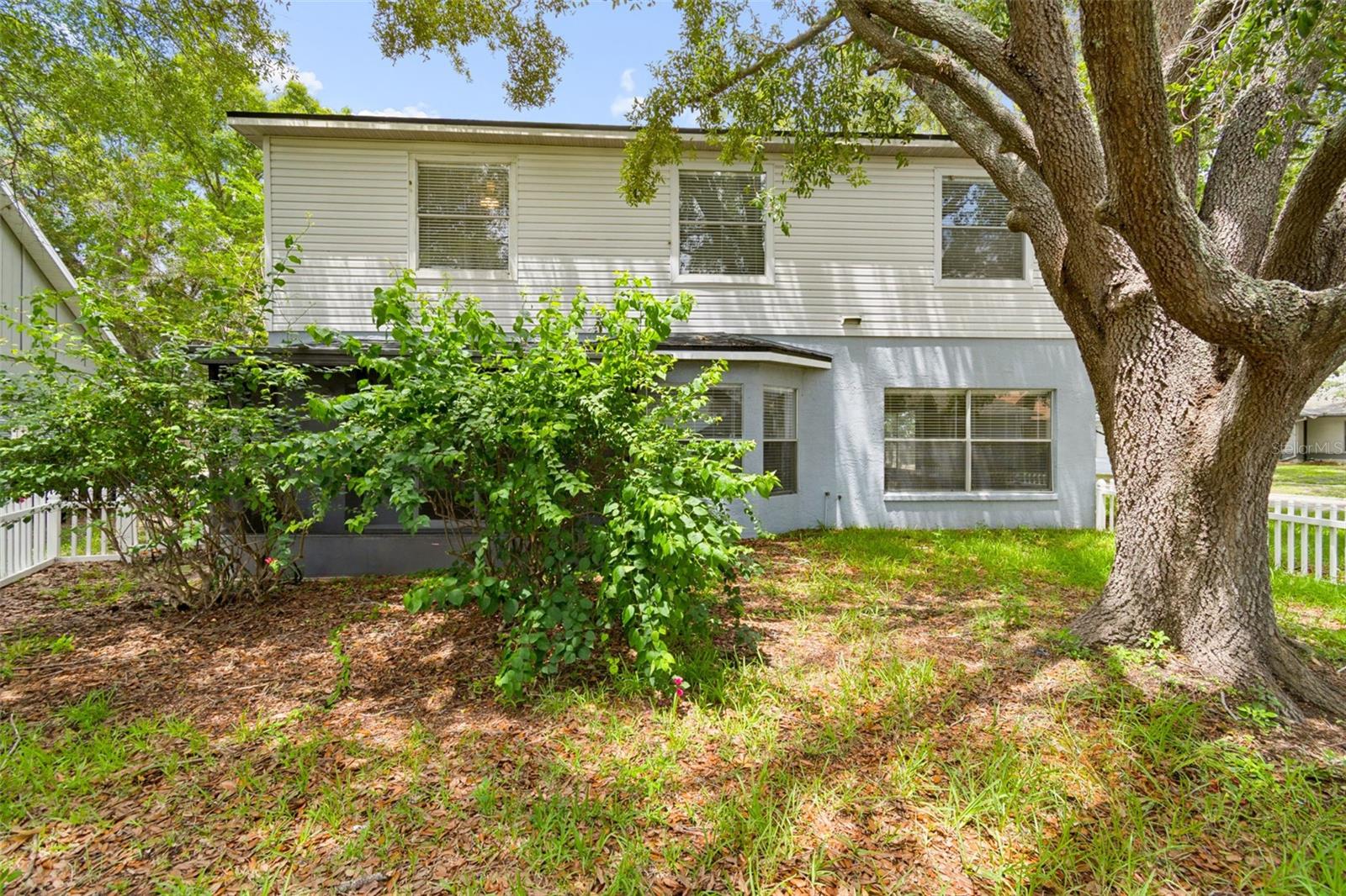 12914 Longcrest Dr Property Photo 8