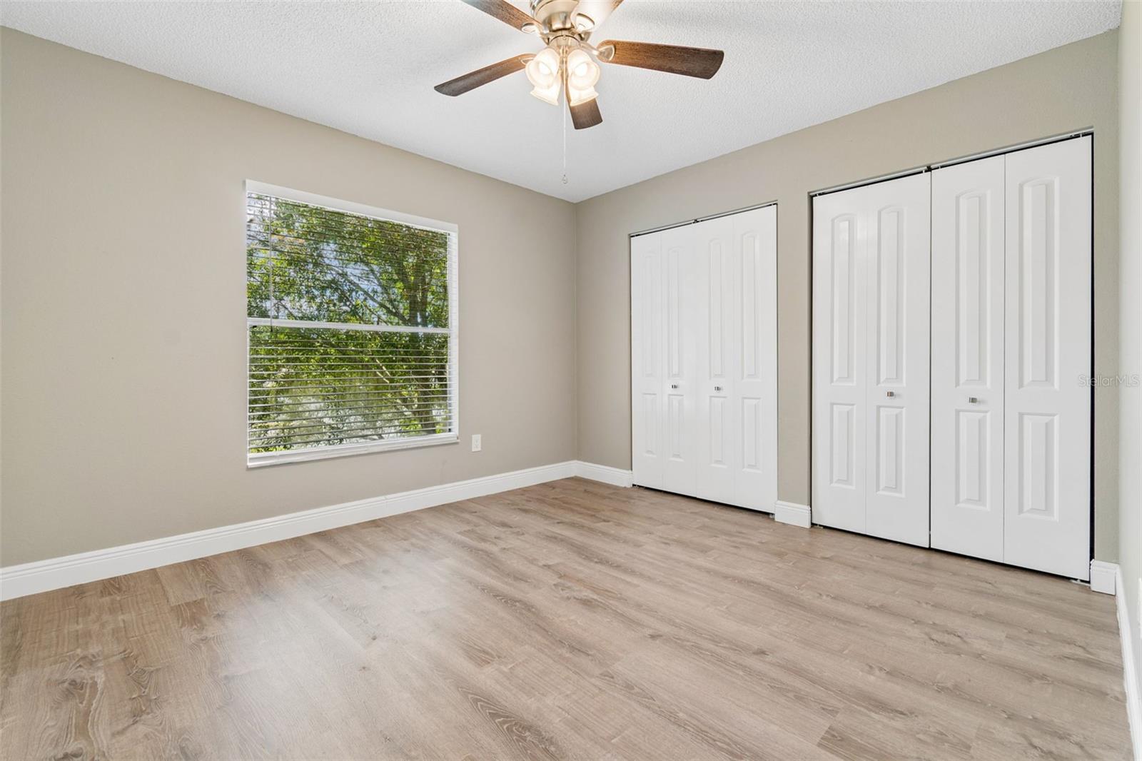 12914 Longcrest Dr Property Photo 15