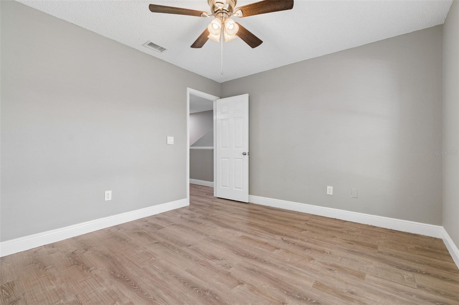 12914 Longcrest Dr Property Photo 16